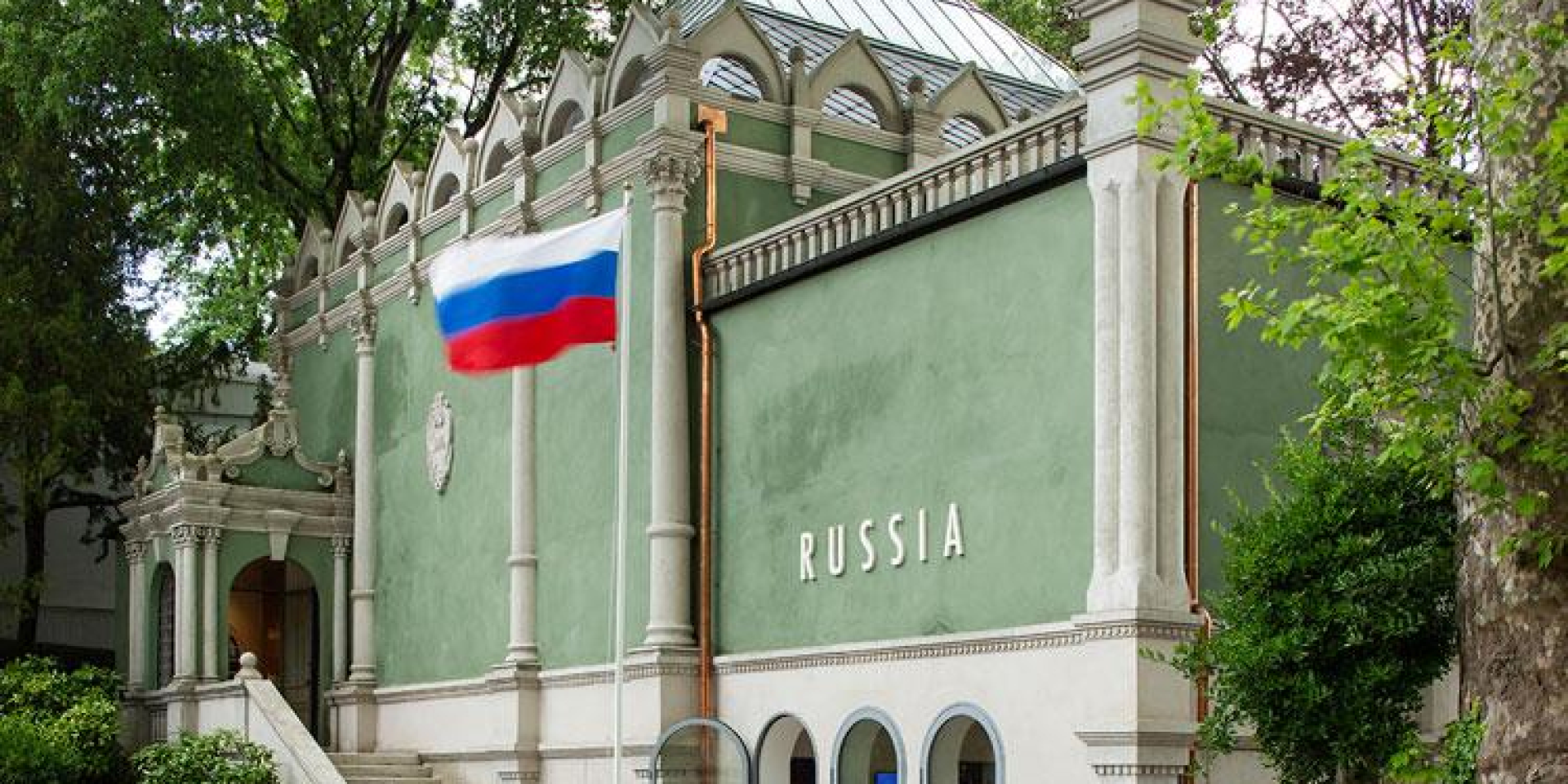 На фоне призывов запретить участие. Жюри Венецианской биеннале будет бойкотировать павильоны Израиля и России