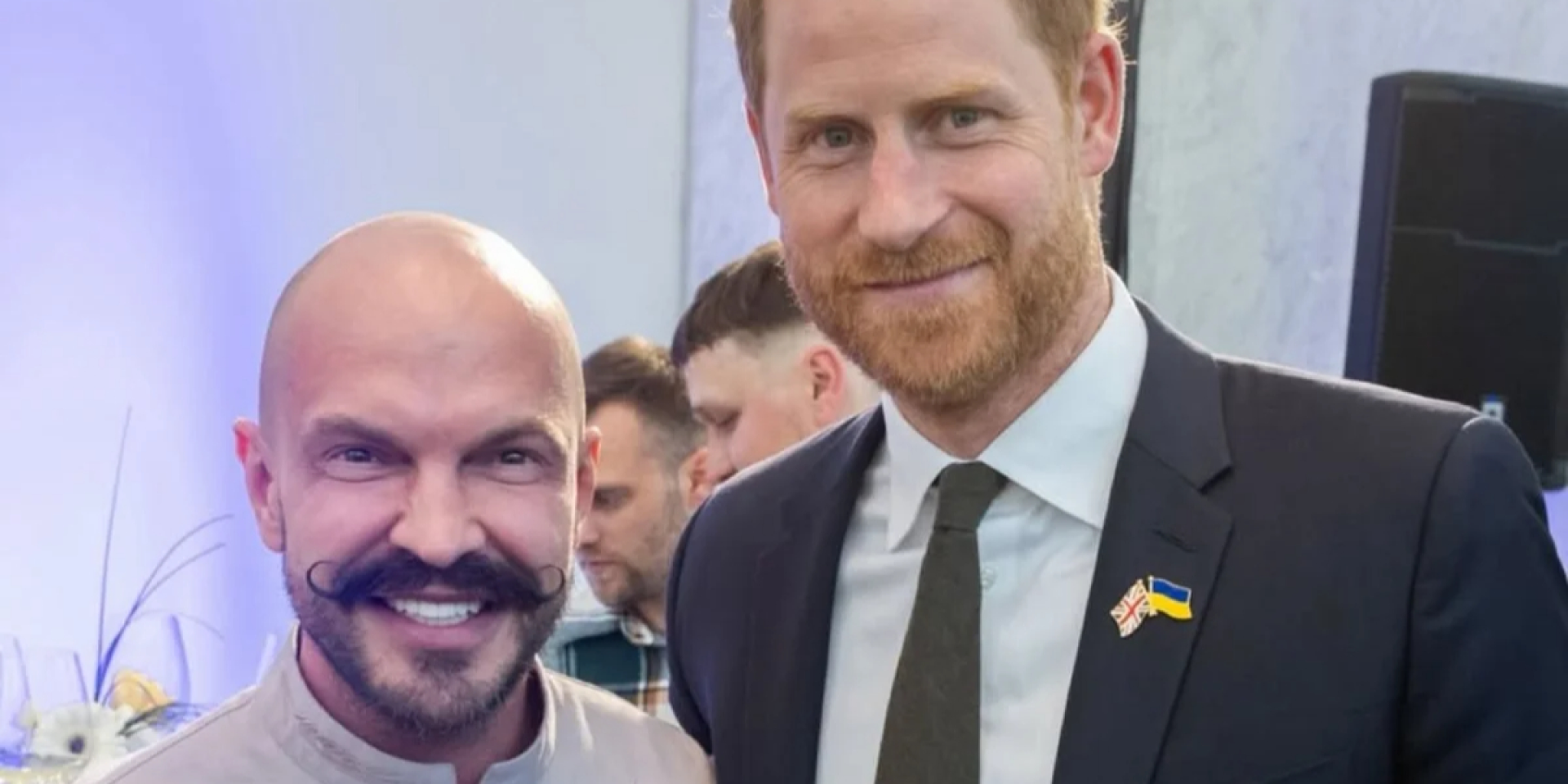 «Больше, чем просто ужин». Судья МастерШеф угощал принца Гарри в Киеве борщом — любимым блюдом принцессы Дианы