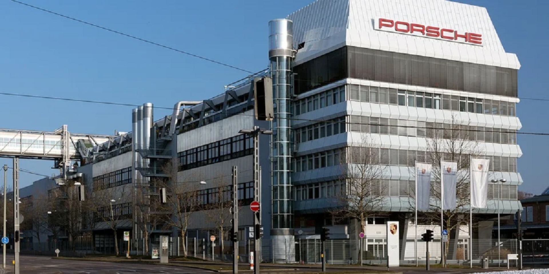 Сделка более чем на €1 млрд. Porsche выходит из состава акционеров Bugatti — что дальше