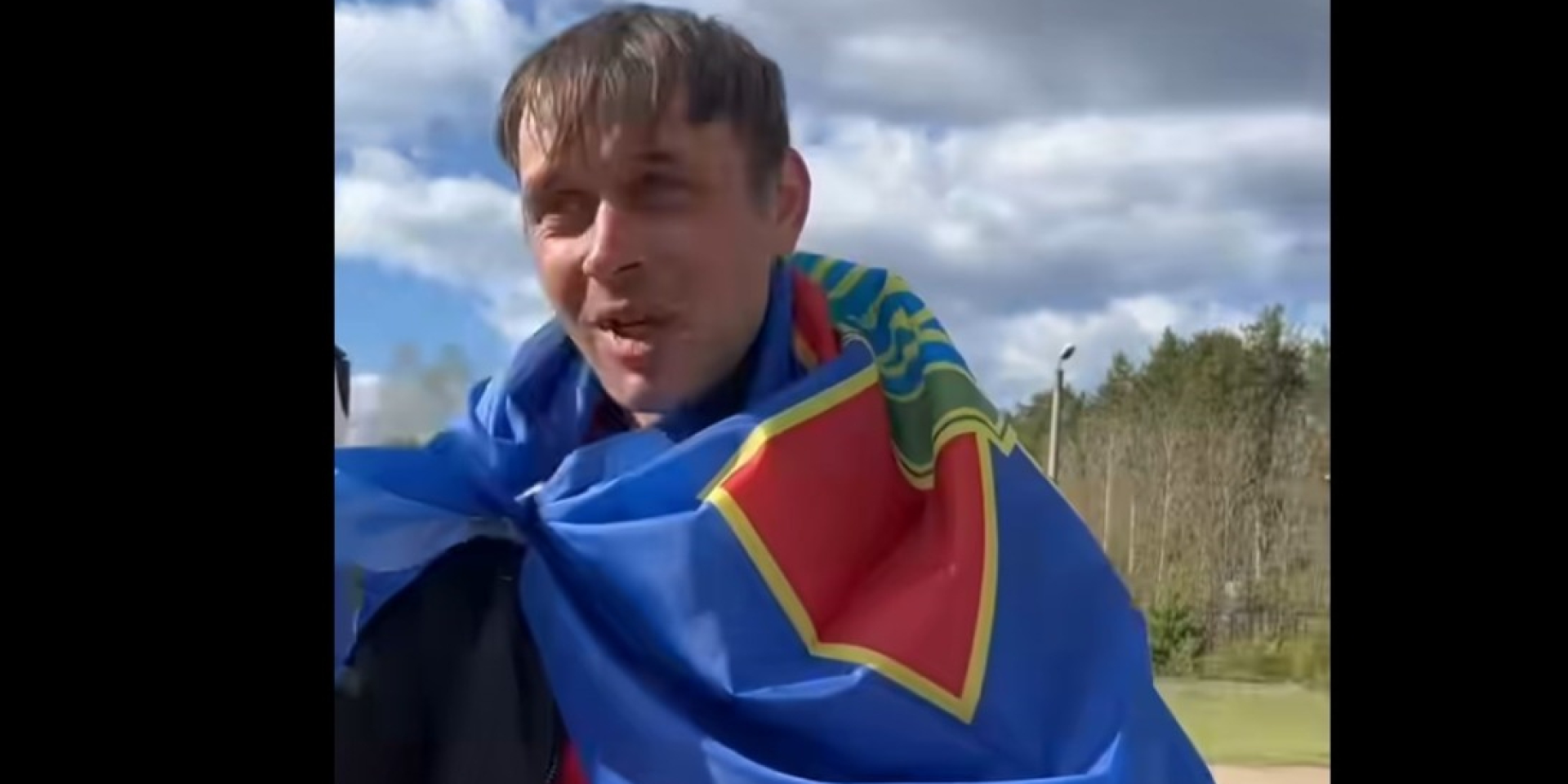 Освобожденный сегодня защитник попал в плен, когда жена была беременной: Ребенку будет 3 года, наконец его увижу