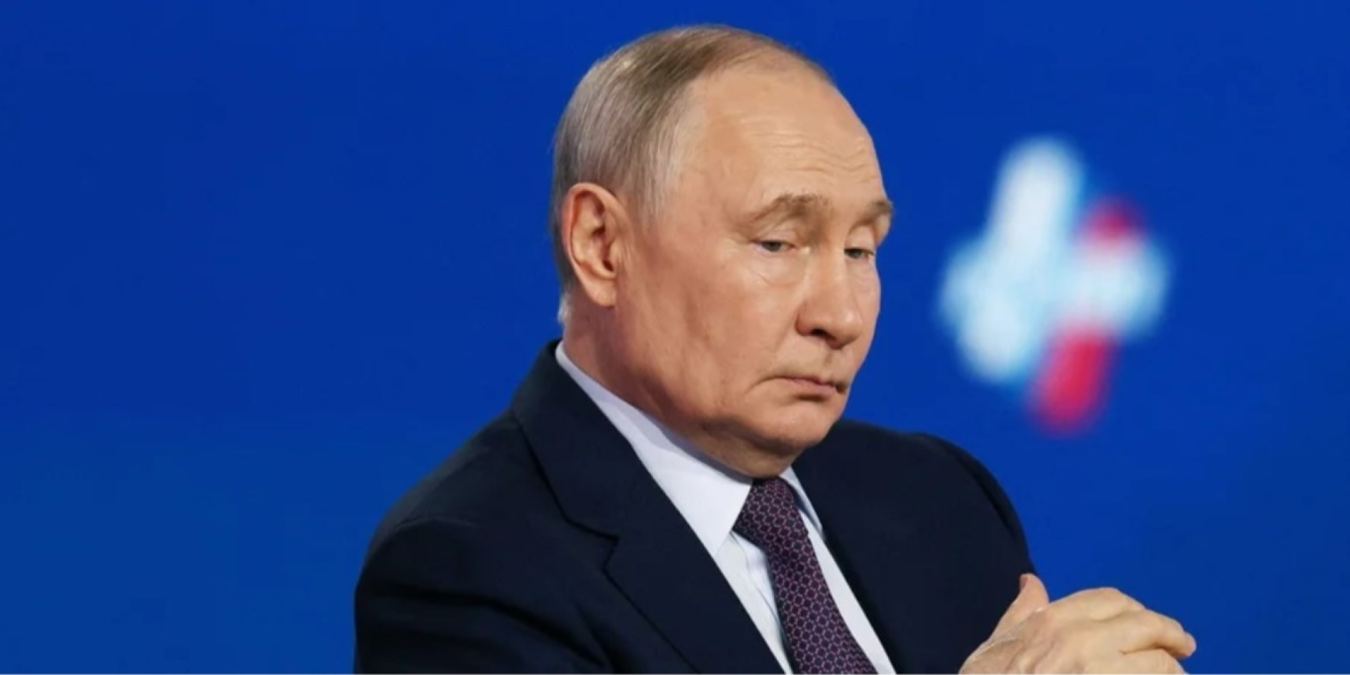 За&nbsp;останніми даними ВЦИОМ, з&nbsp;12 по&nbsp;19 квітня рейтинг «схвалення діяльності» диктатора Володимира Путіна продовжив зниження&nbsp;— вже сьомий тиждень поспіль. (Фото: REUTERS/Ramil Sitdikov)