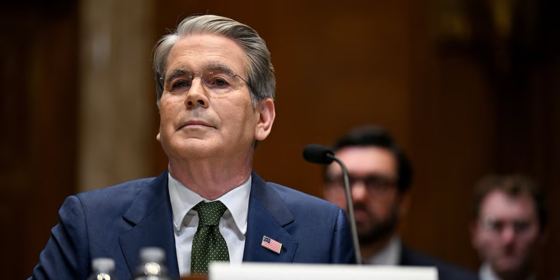 Бессент заявил, что США не продлят исключения из санкций для российской и иранской нефти