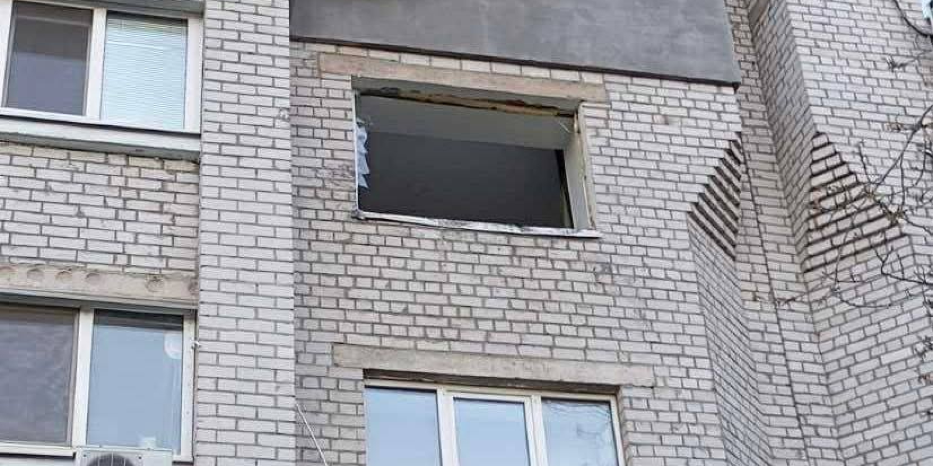 Во время российской атаки на Днепр дрон влетел прямо в окно квартиры, люди чудом остались живы — Филатов