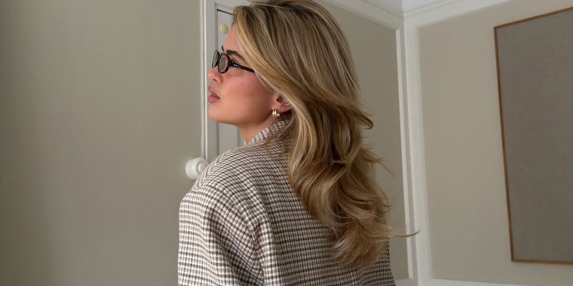 Теплые, золотистые и естественные цвета. Окрашивание для блондинок, которое в тренде весной-летом 2026