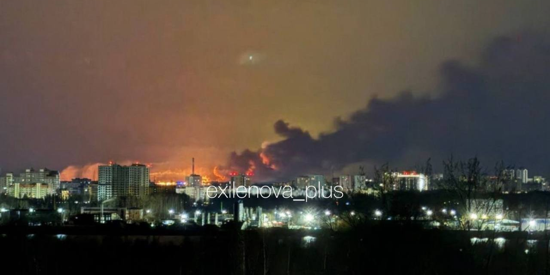 В российском Ярославле раздаются взрывы, сообщается об атаке дронов на местный НПЗ