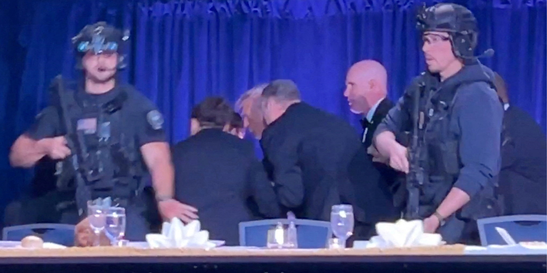 На мероприятии с участием Трампа произошла стрельба: президента США срочно эвакуировали, нападавший задержан