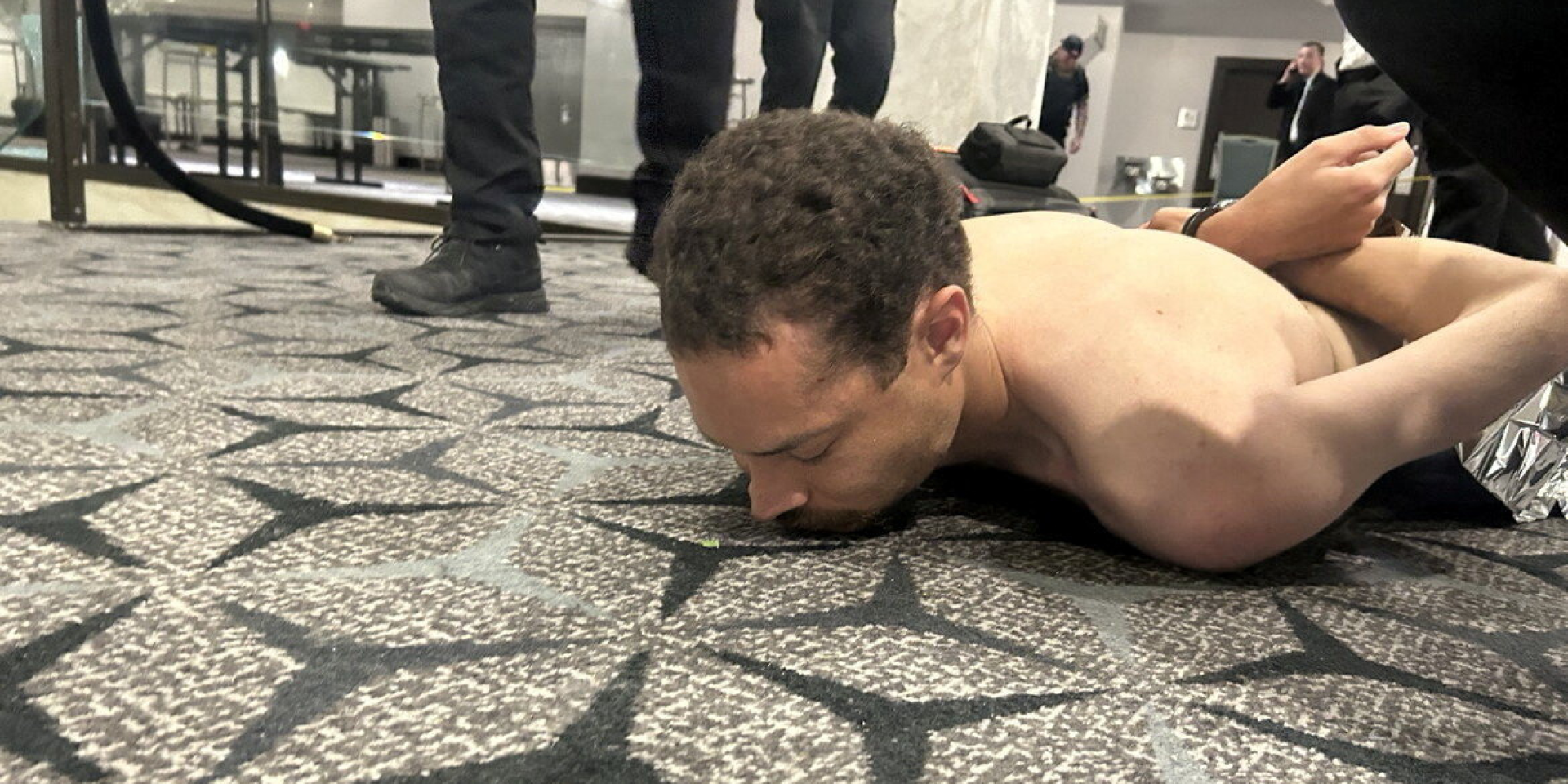 Правоохранители установили личность мужчины, который открыл стрельбу в Белом доме