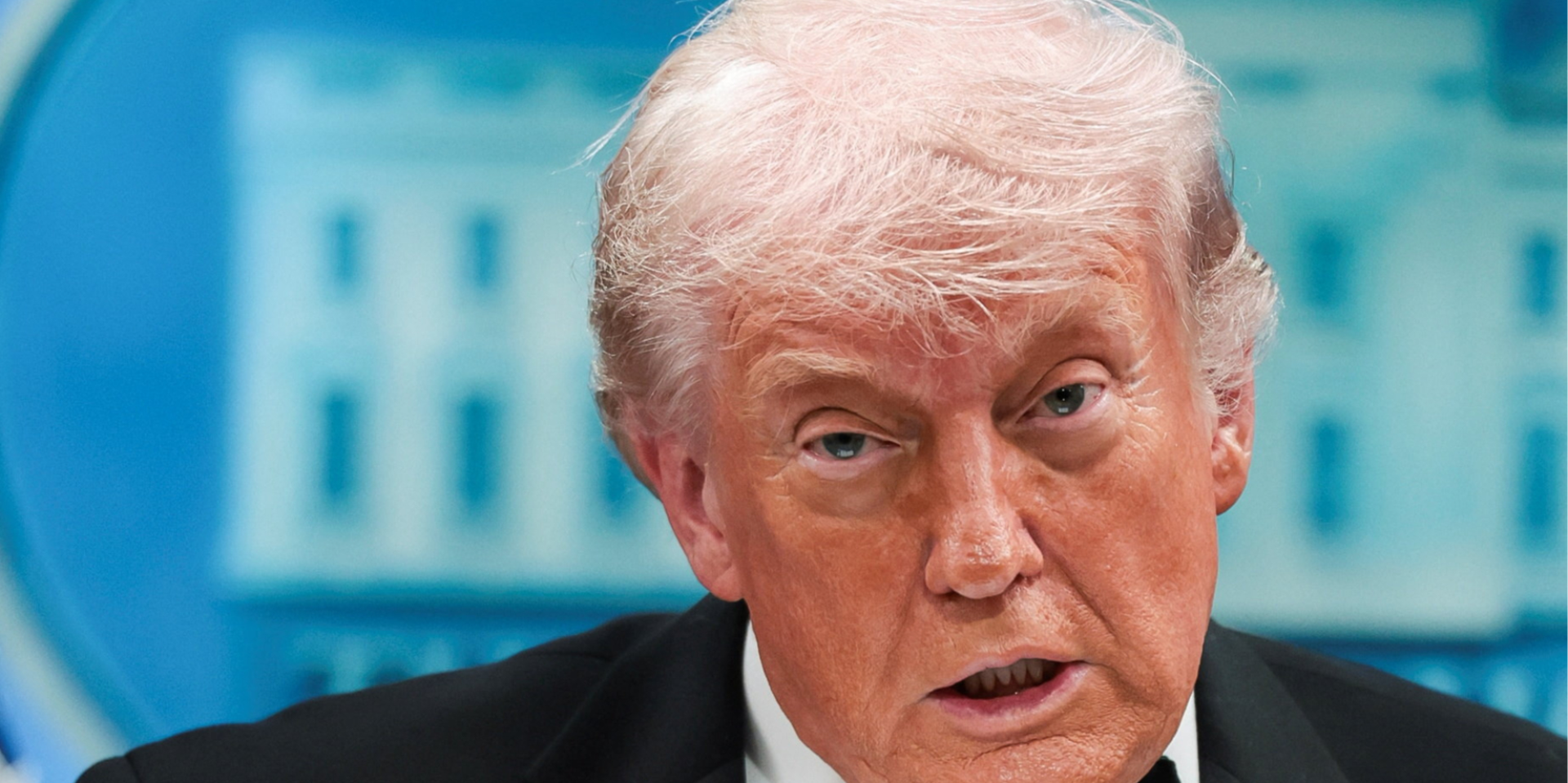 Трамп заявил, что стрельба в Белом доме не произошла, если бы там был бальный зал