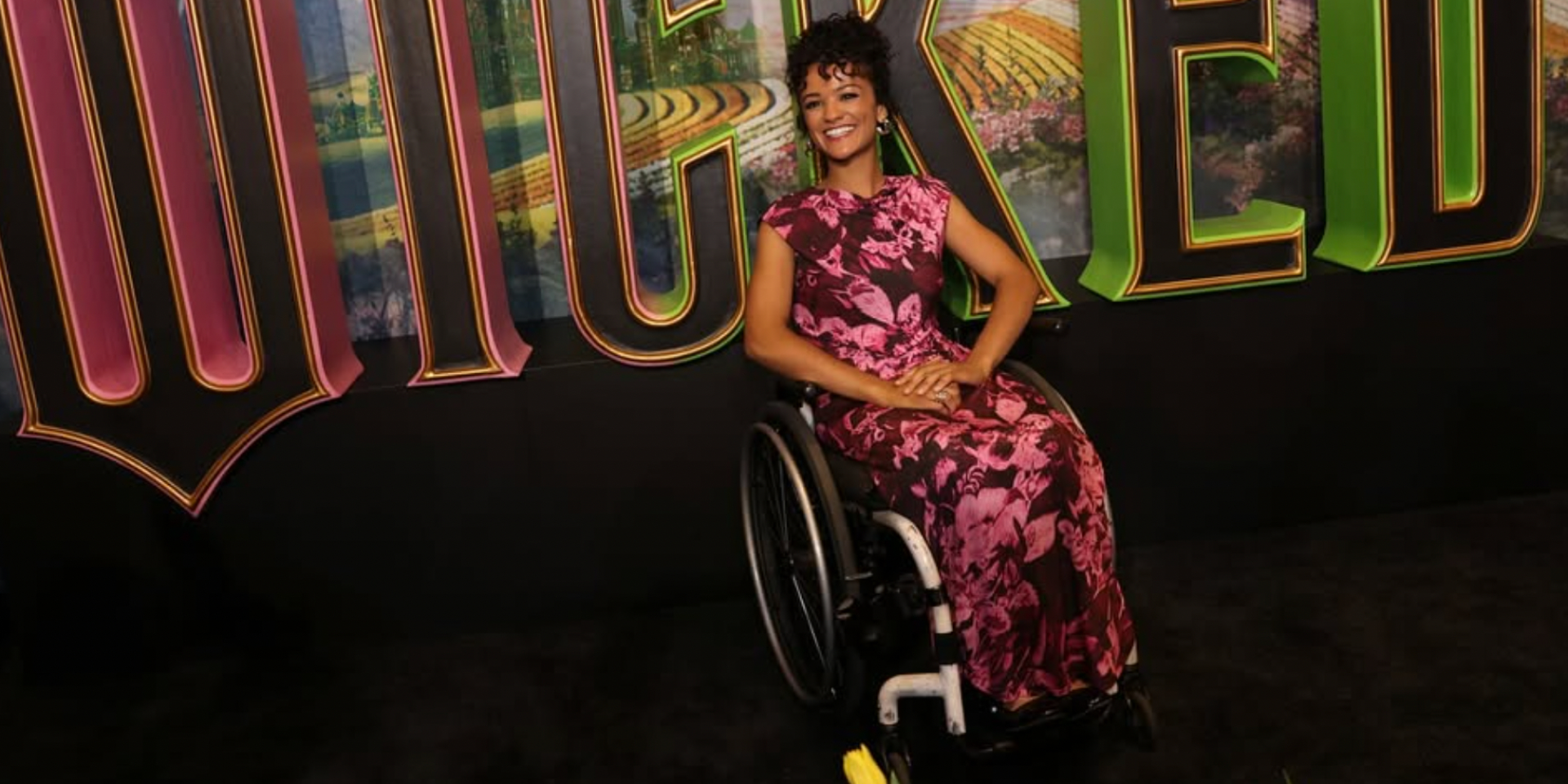 Звезда ленты Wicked: Чародейка Марисса Боде заявила, что ей отказали в посадке на самолет из-за инвалидности