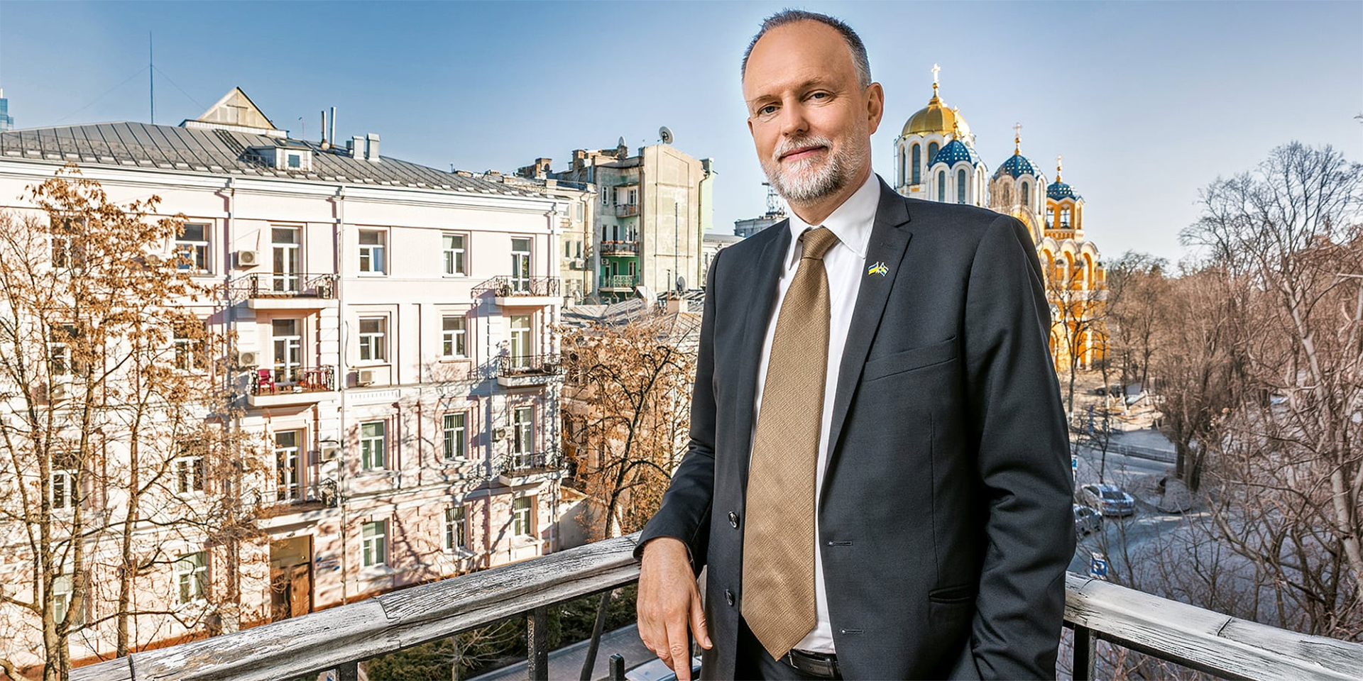 «Были непростые политические моменты». Посол Швеции — о самом тяжелом времени за его три года в Украине, продвижении по Gripen и жизни под обстрелами