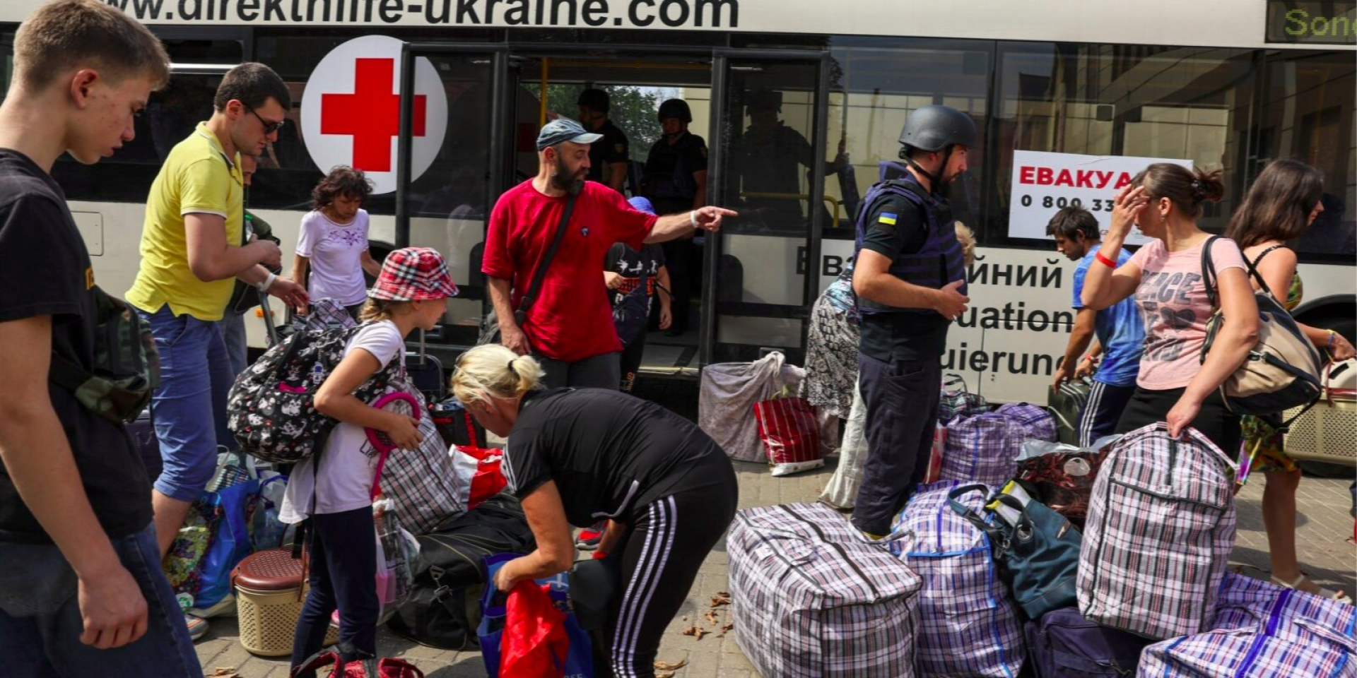 Выплаты для ВПЛ. В Украине расширили перечень переселенцев, которые могут получить помощь — кого это касается и куда обращаться