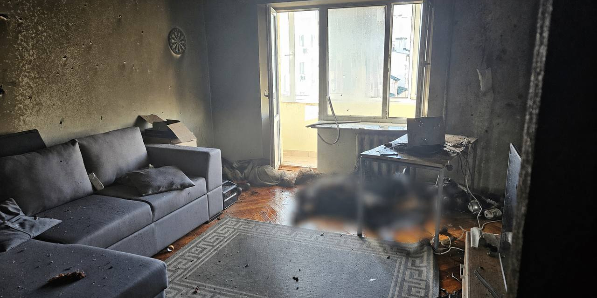 Во Львове в многоэтажке произошел взрыв, предположительно, из-за гранаты: погиб человек