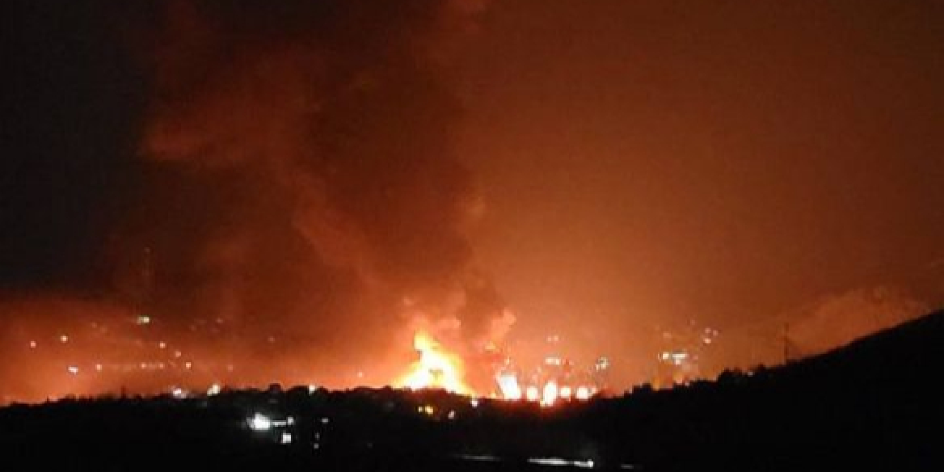 Russian refinery in Tuapse burns again after overnight drone attacks - video