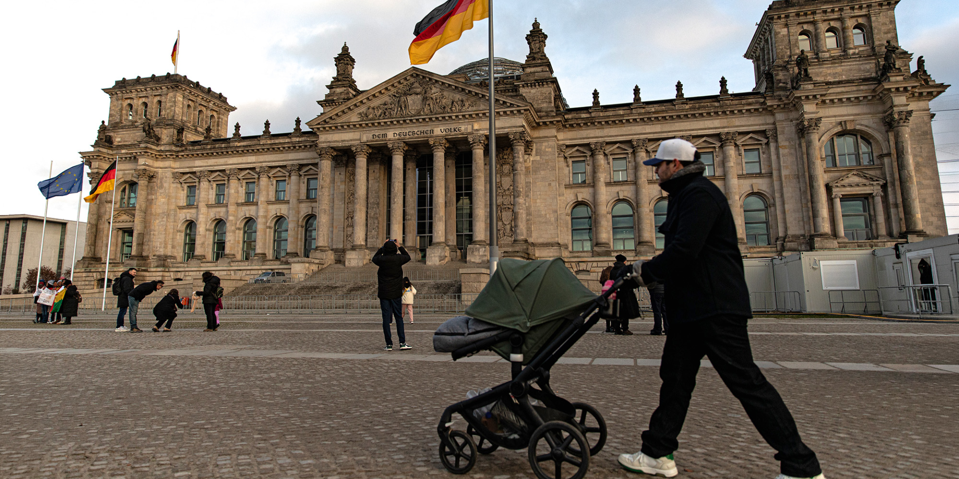 Germany considers incentives to reduce Ukrainian refugee numbers