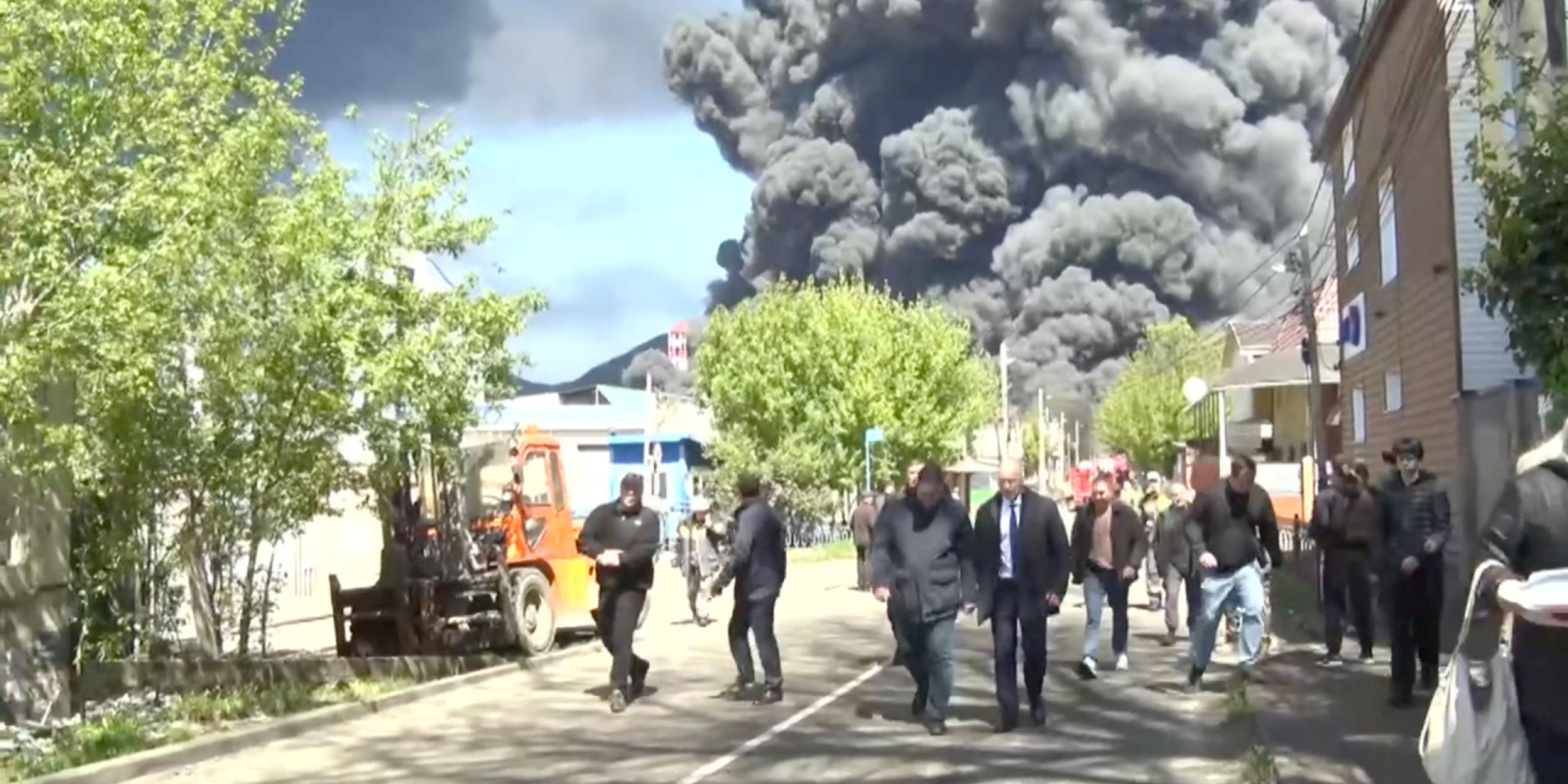 Fire at Tuapse oil refinery, April 28, 2026 (Photo: Governor of Krasnodar Krai Veniamin Kondratyev/Handout via REUTERS)