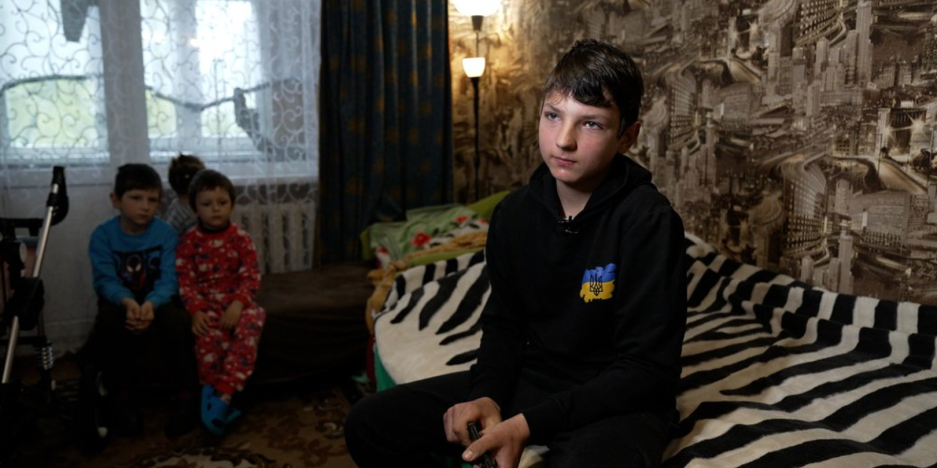 Військові навчили хлопчика розривати оптоволокно для знешкодження дронів (Фото: Суспільне Чернігів)
