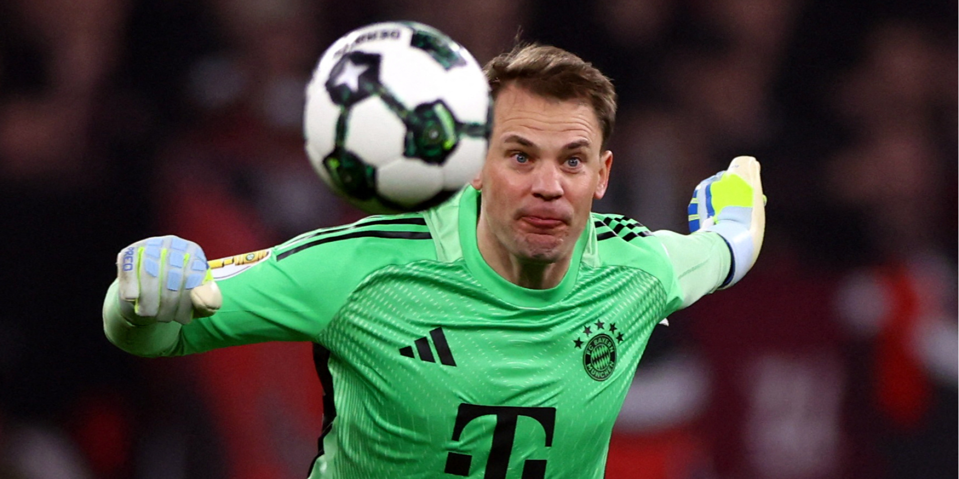 «Это неприятно». Нойер отреагировал на пять пропущенных голов в матче с ПСЖ