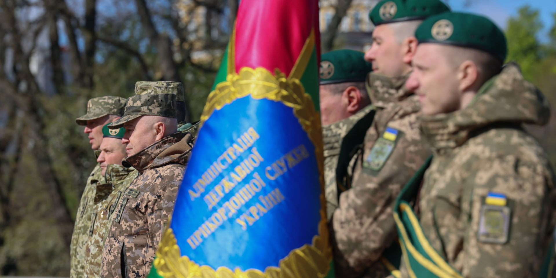 Меч, прорывающий оборону врага. В Киеве открыли памятный знак, посвященный пограничникам