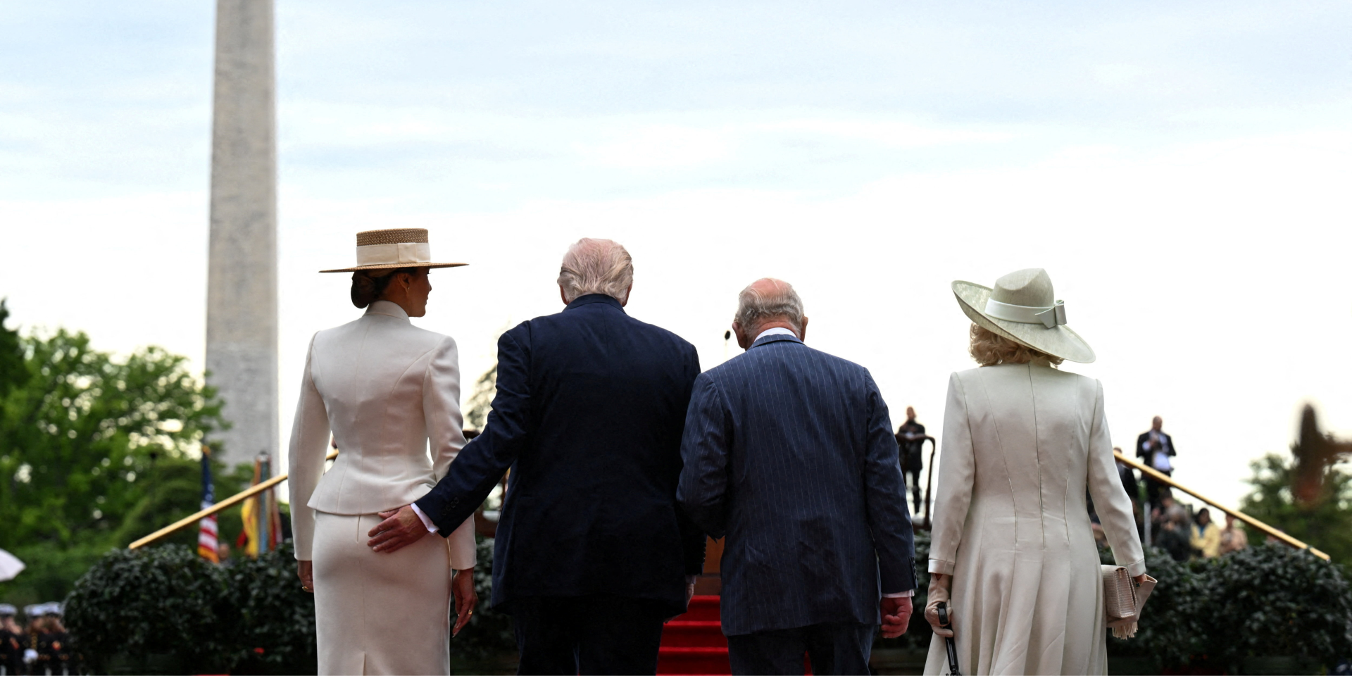 Трамп «игриво» похлопал первую леди Меланию по ягодице во время встречи с королем Чарльзом и королевой Камиллой — СМИ