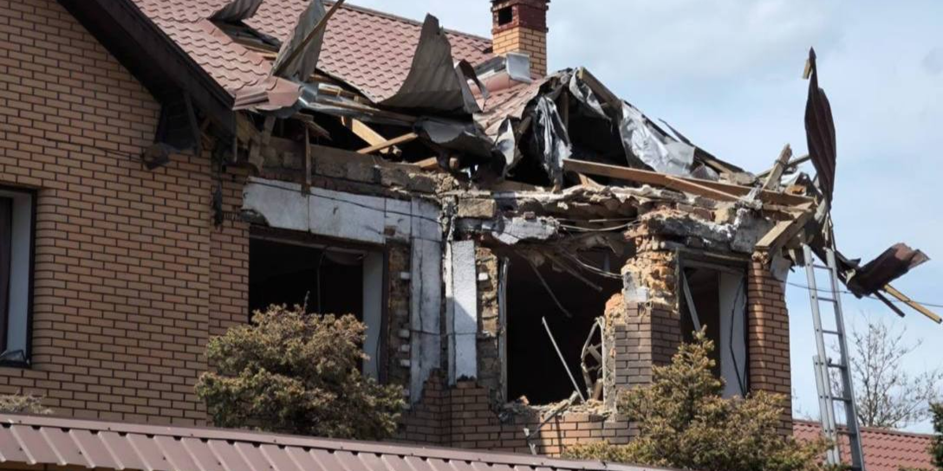 Damaged house in Mykolaiv after shelling by Russia on April 30, 2026 (Photo: Vitaliy Kim / Telegram)