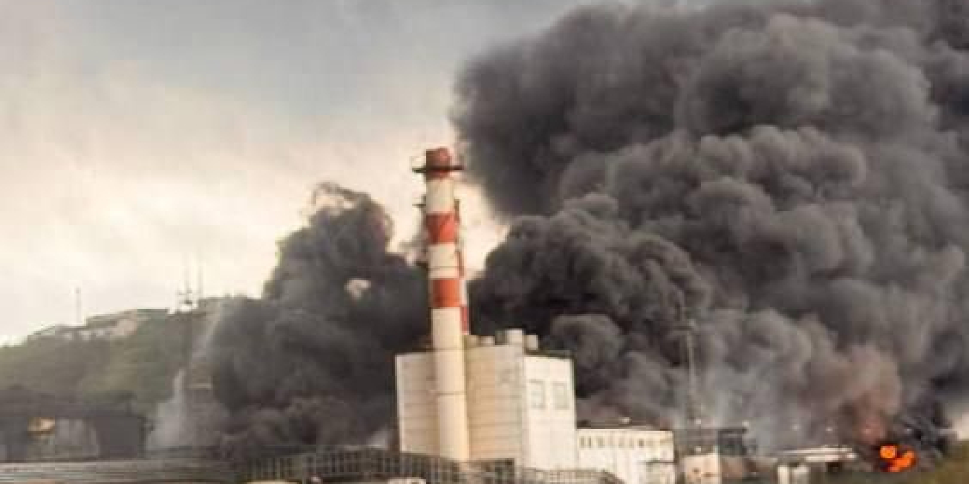 SBU confirms new drone strike on Tuapse port and oil refinery
