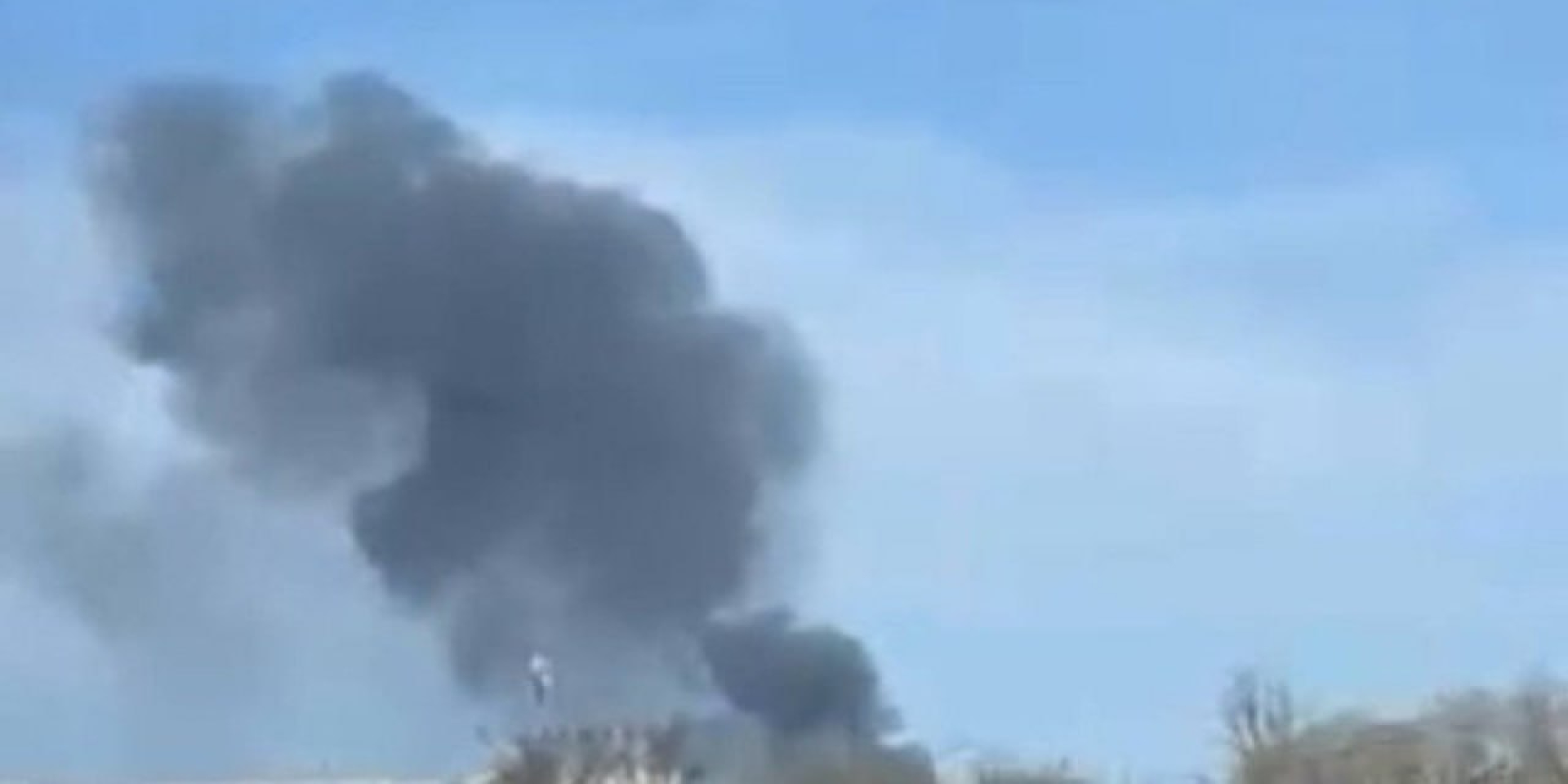 Массированная атака РФ. В Житомирской области повреждена спортивная и образовательная инфраструктура, в Ровно горел дом — видео