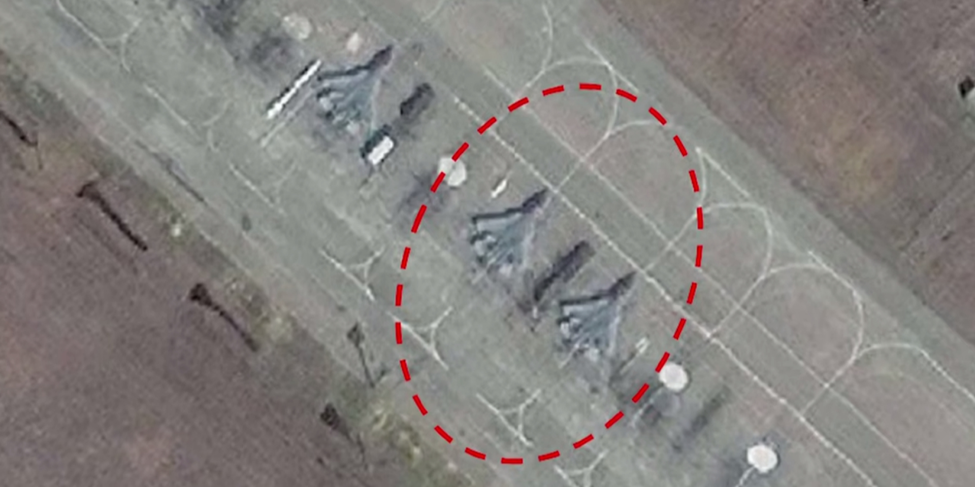 СБС поразили четыре Су-57 и Су-34 на аэродроме в Челябинской области — Мадяр объяснил, чем опасны эти истребители