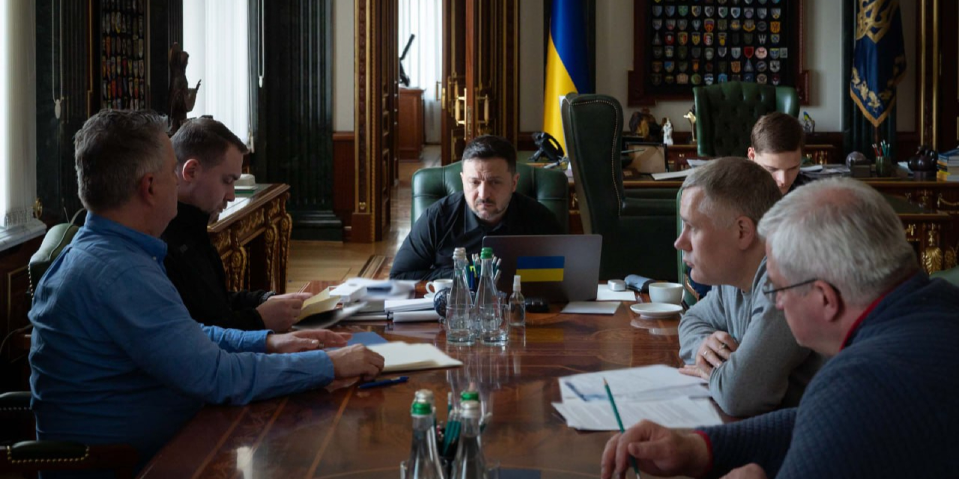 Зеленский провел телефонный разговор с премьером Словакии Фицо и пригласил его в Киев