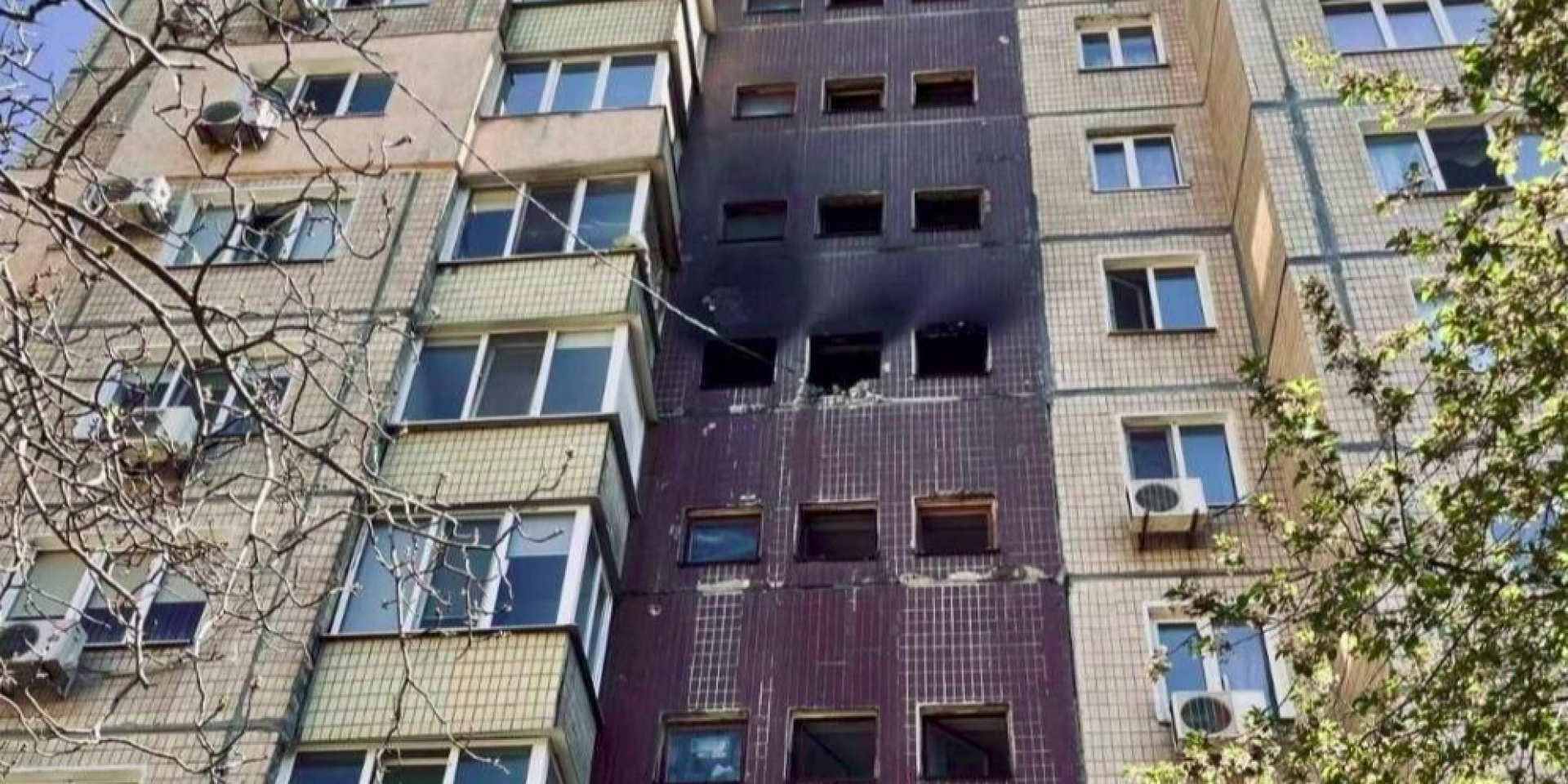В Кривом Роге российский дрон попал в многоэтажку, среди пятерых пострадавших двое детей — видео