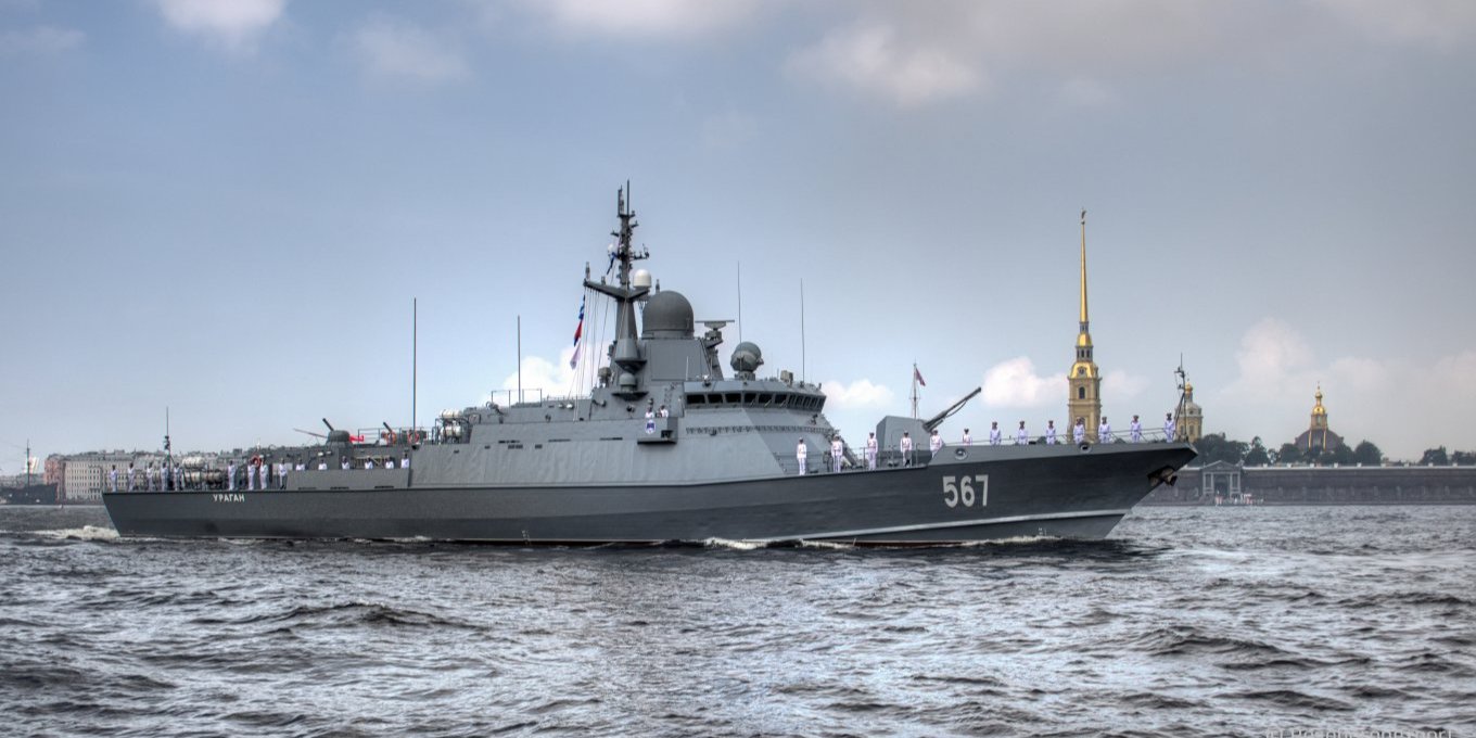 ССО рассказали о ракетном корабле Каракурт с Калибрами на борту, который был поражен в порту российского Приморска