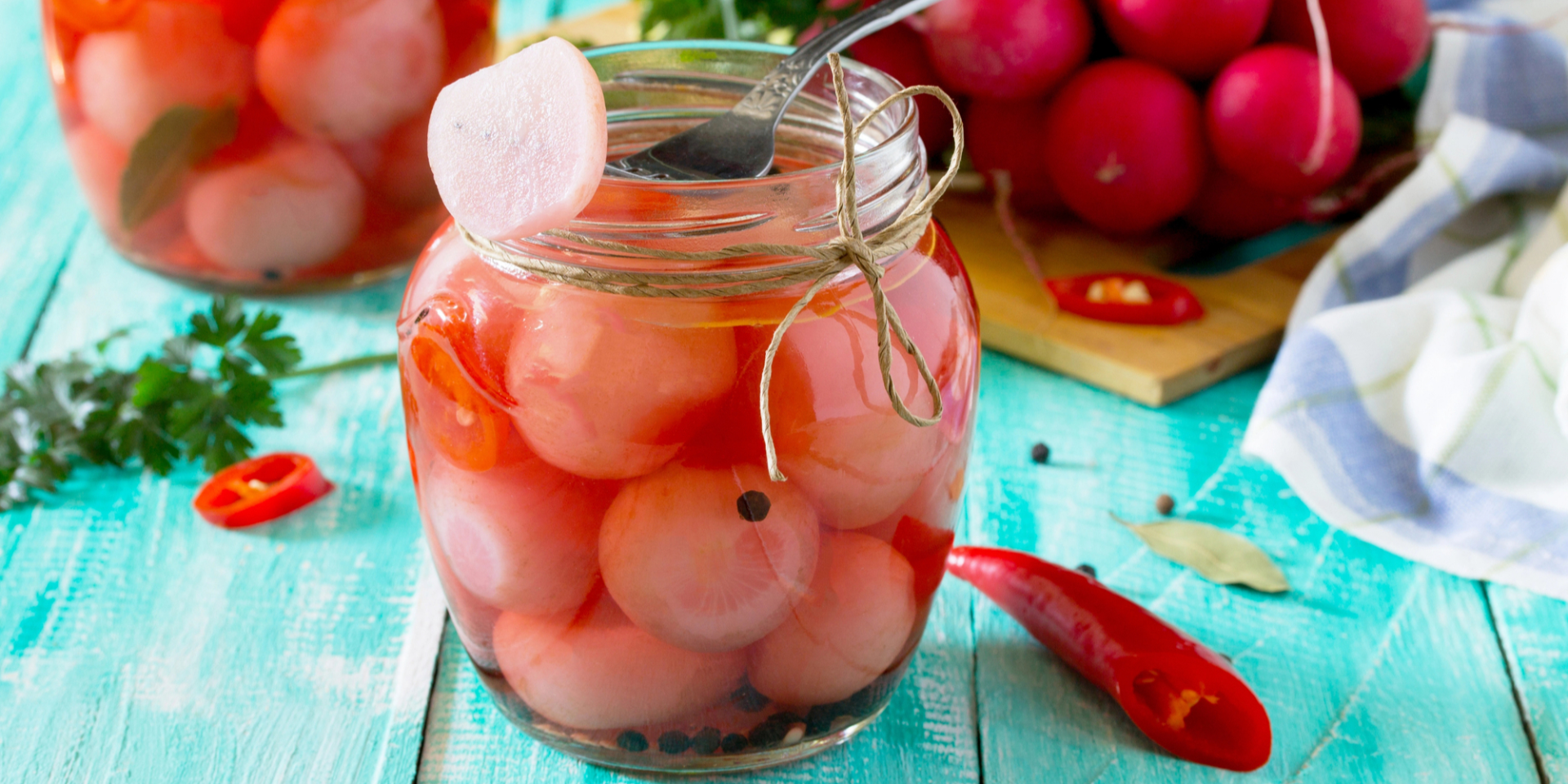 Самая вкусная версия. Как приготовить битую маринованную редиску