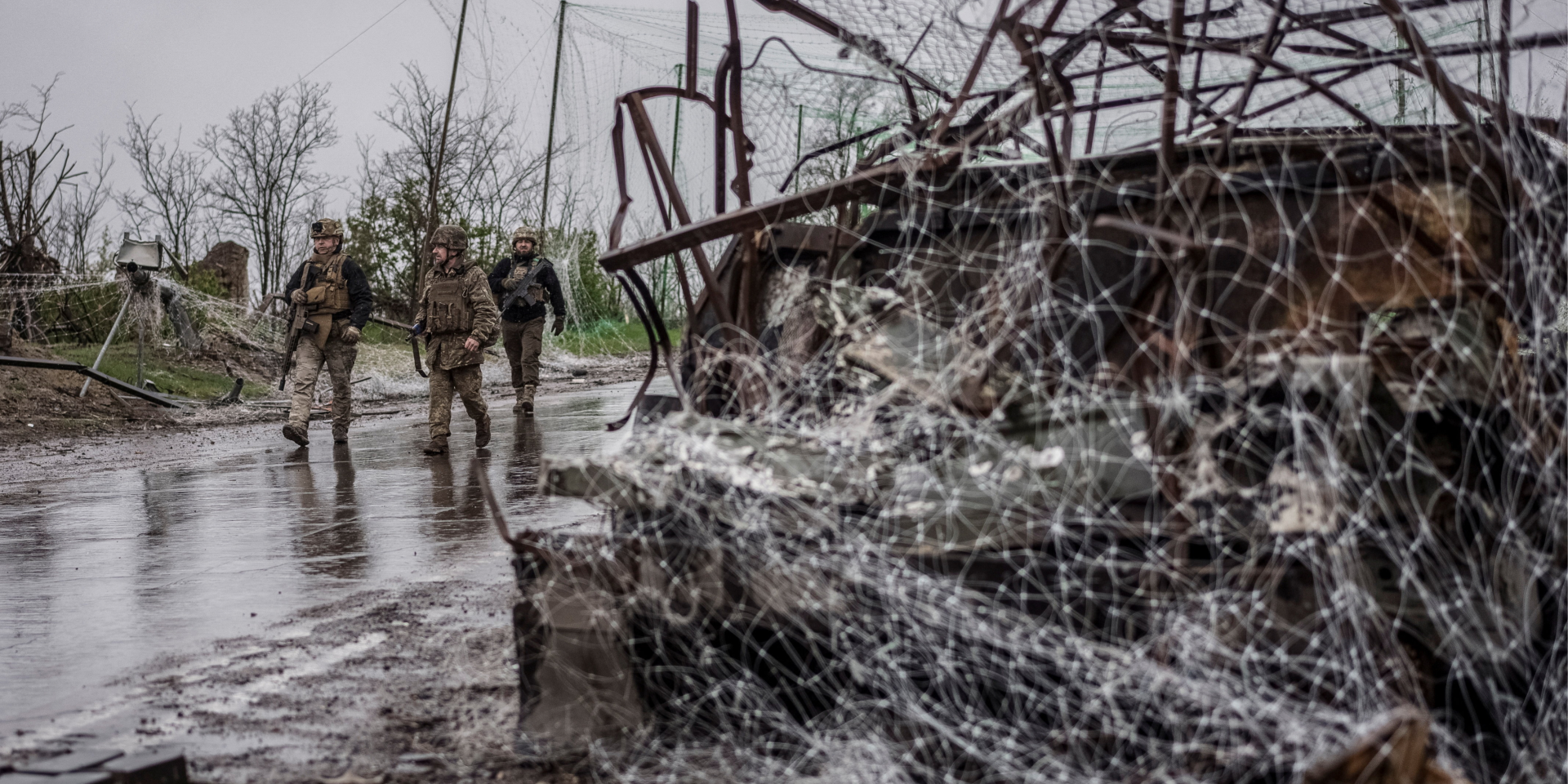 Russia sends its elite troops to storm Pokrovsk without armor - video