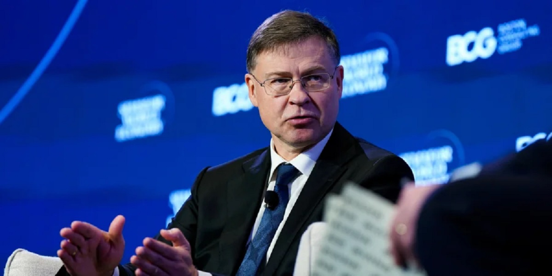 ЕС попал в нефтяную ловушку. Домбровскис заявил о новой угрозе из-за Ормузского пролива