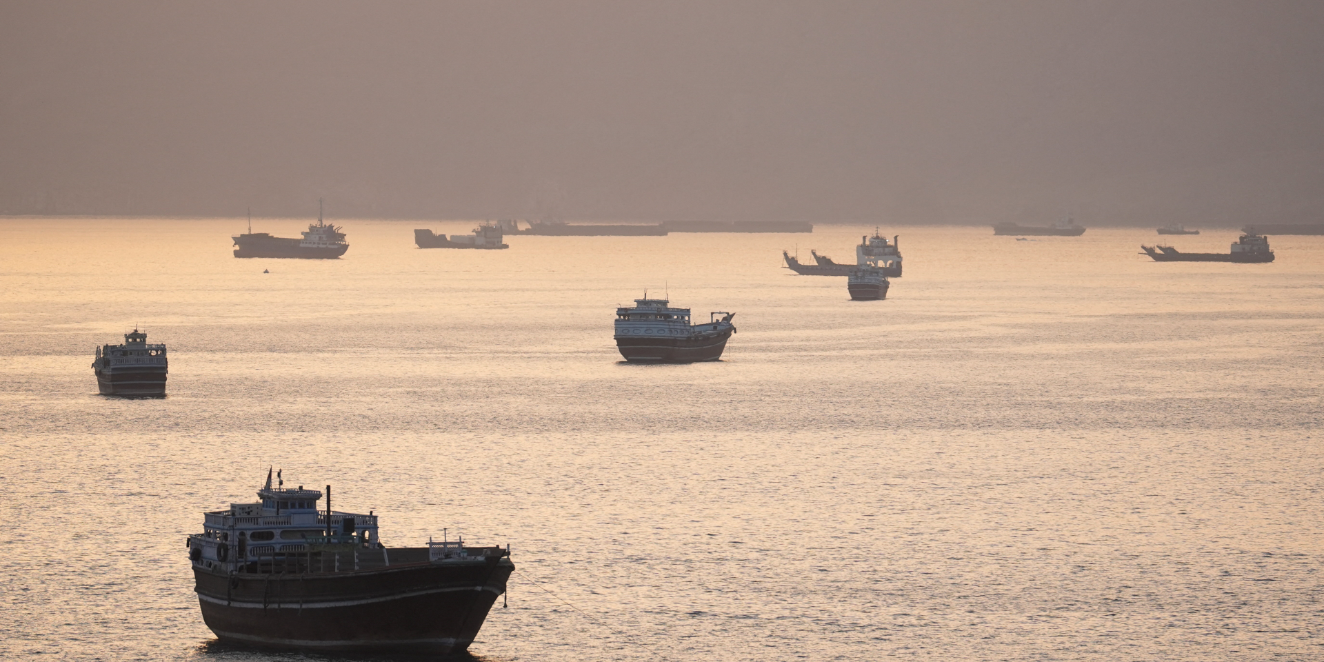 Ukrainian sailors among thousands trapped near Strait of Hormuz amid Middle East war