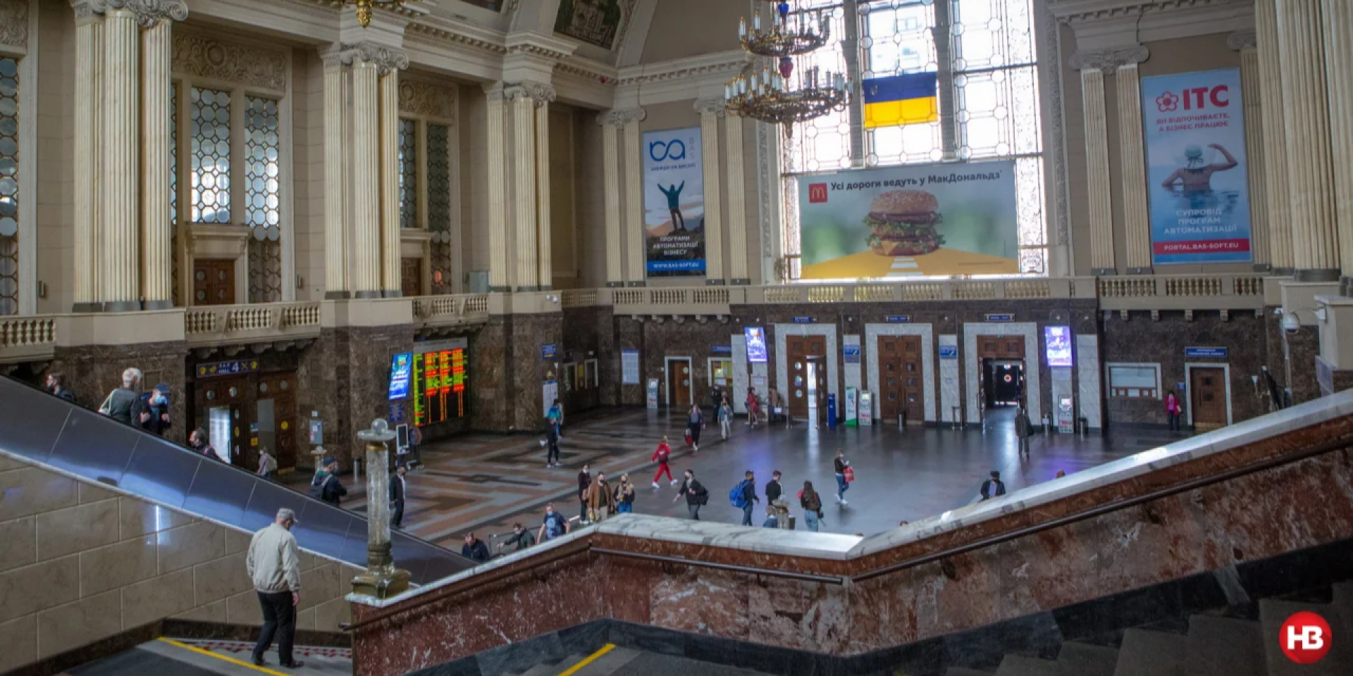Впервые внедрила централизованную модель. Укрзализныця выбрала оператора рекламы на 94 вокзалах