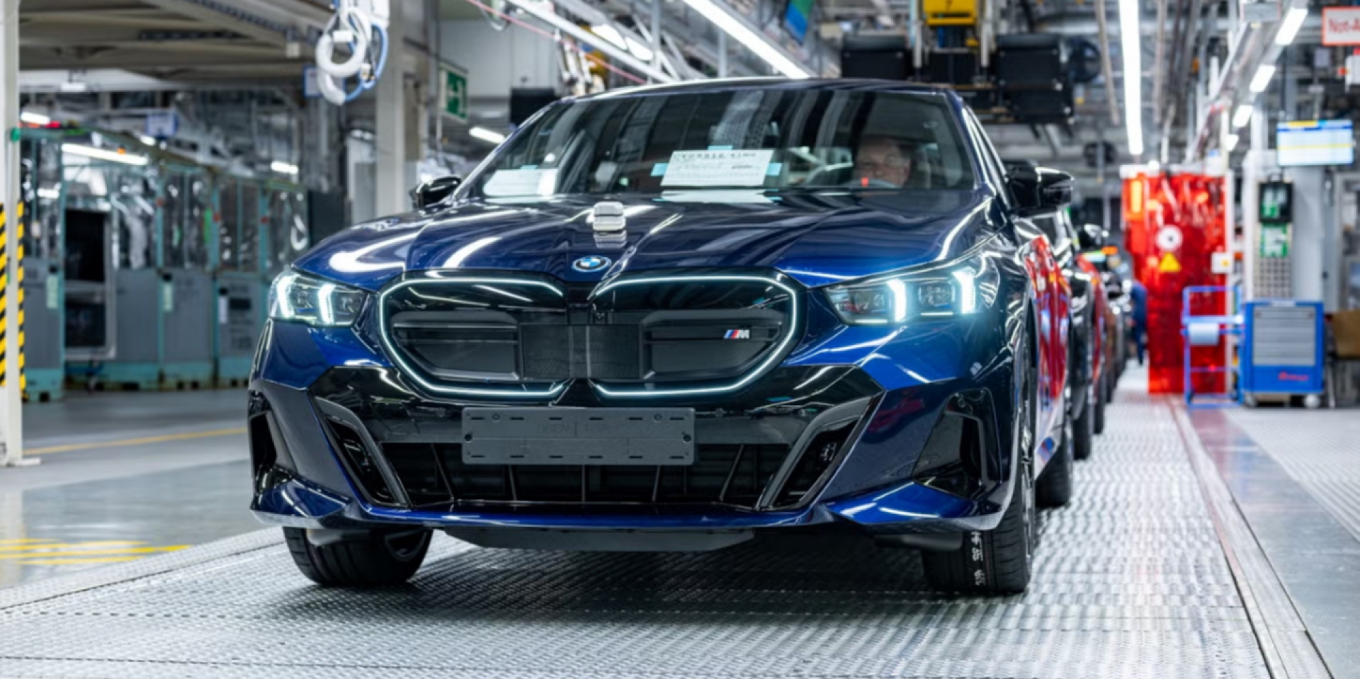 С опозданием. BMW выпустила двухмиллионный электромобиль