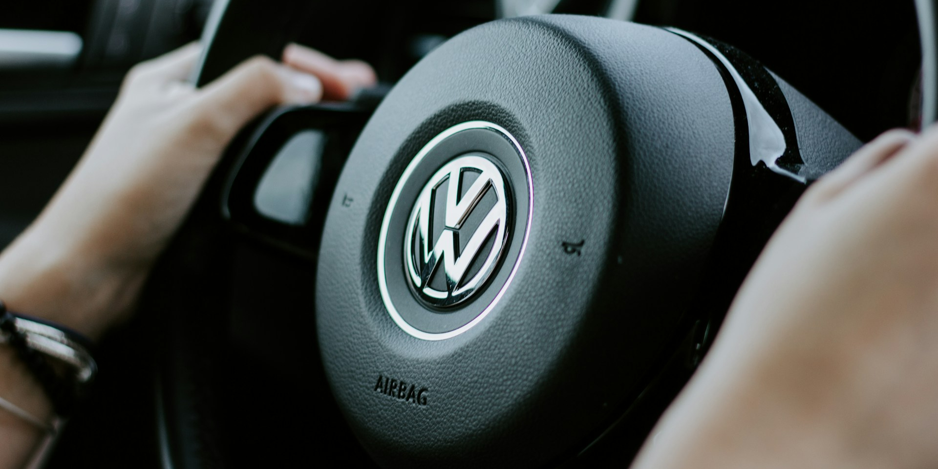 Volkswagen ризикує втратити гроші через популярність бензинових авто (Фото: Unsplash)