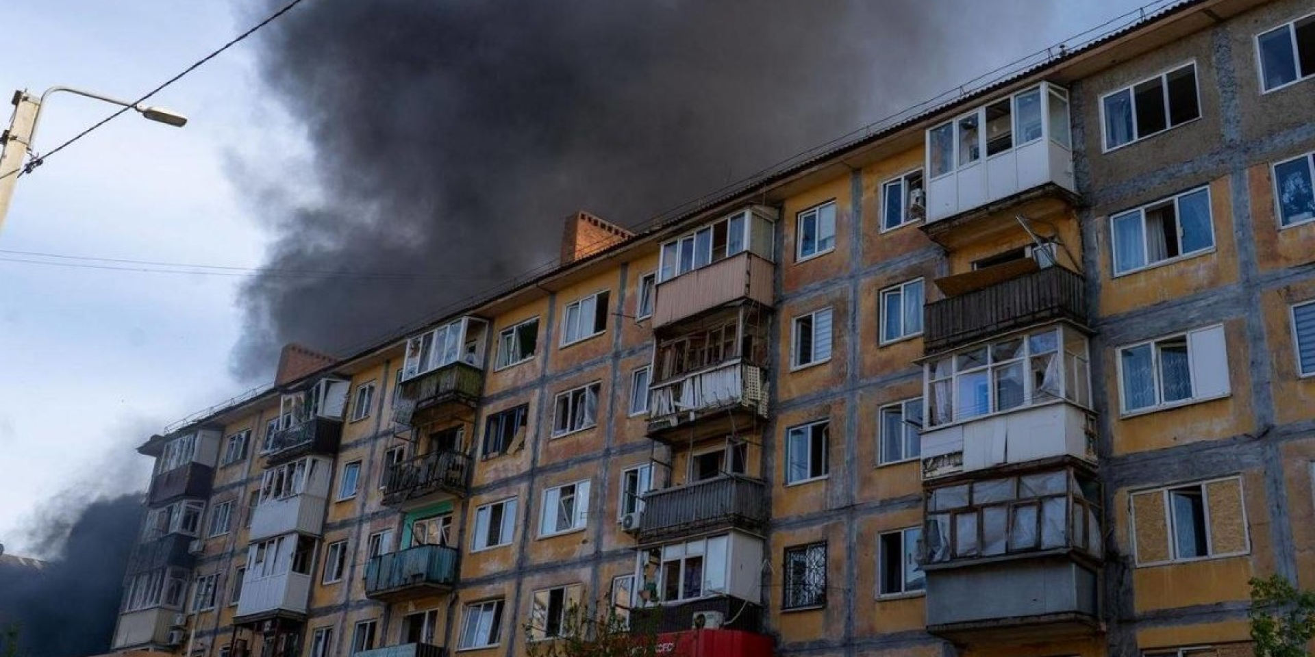 «Взрыв. Хаос. Крики. Пыль и страх». В бригаде МВД Хищник показали на видео момент авиаудара российских оккупантов по Краматорску