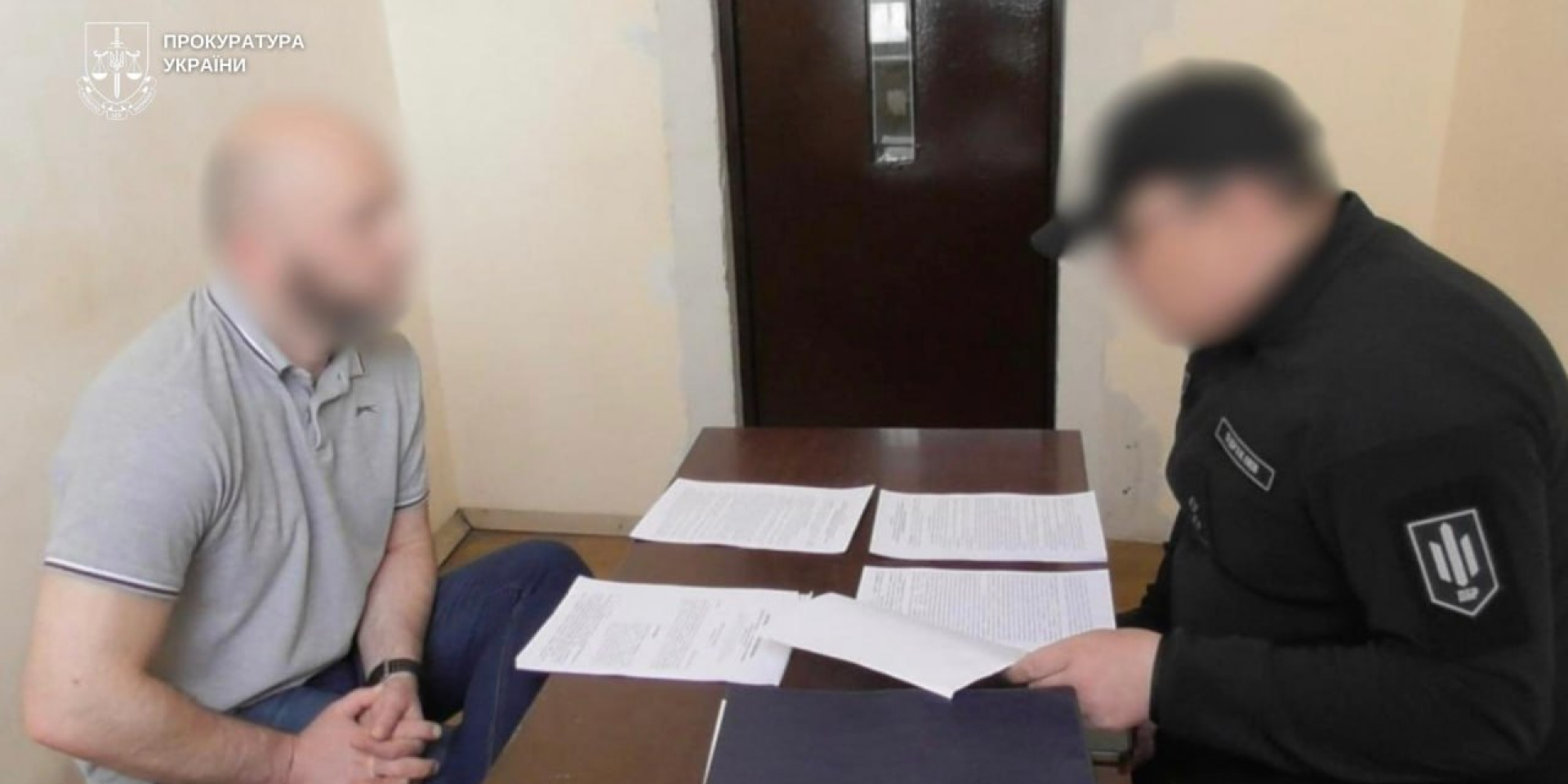 «Помогал присваивать жилье умерших». Экс-судье Тандыру, который ранее сбил нацгвардейца на блокпосту, объявили новое подозрение