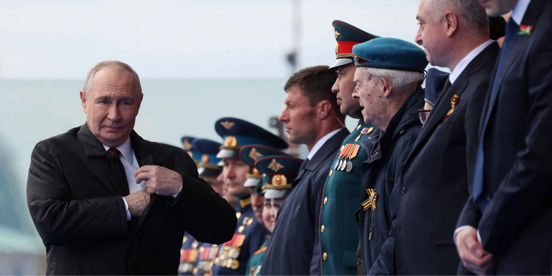 Парад как часть стратегии. Путин ведет против Украины параллельную войну — The Sunday Times