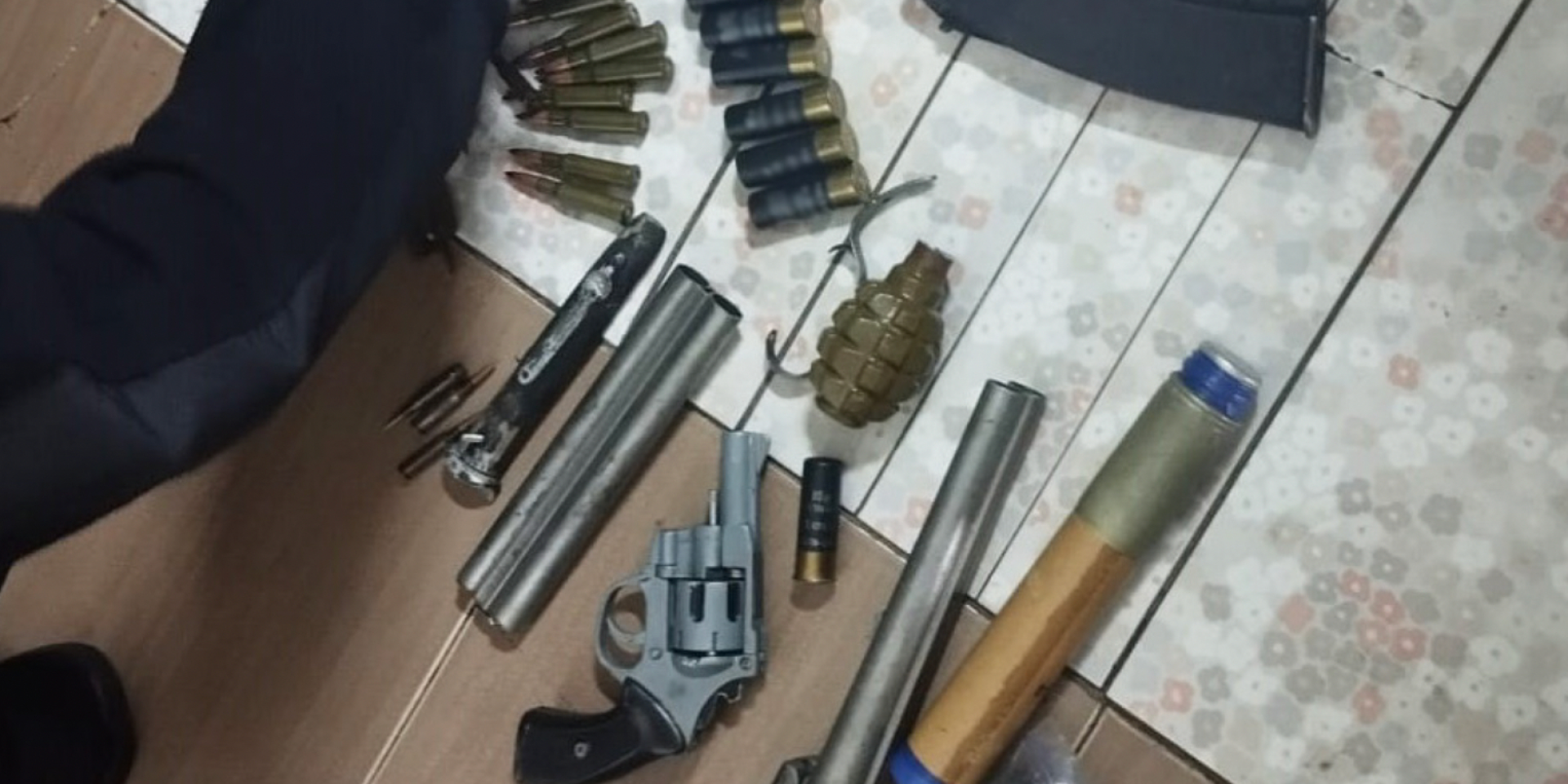На Черниговщине подросток получил ранения из-за взрыва гранаты, которую его отец привез с фронта — полиция