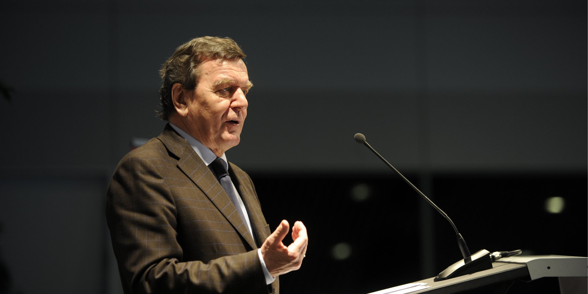 Ukraine rejects Schröder role in Russia talks