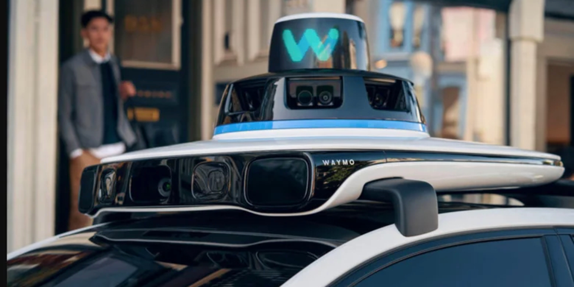 После инцидента с наводнением. Waymo отзывает почти 4 тысячи роботакси