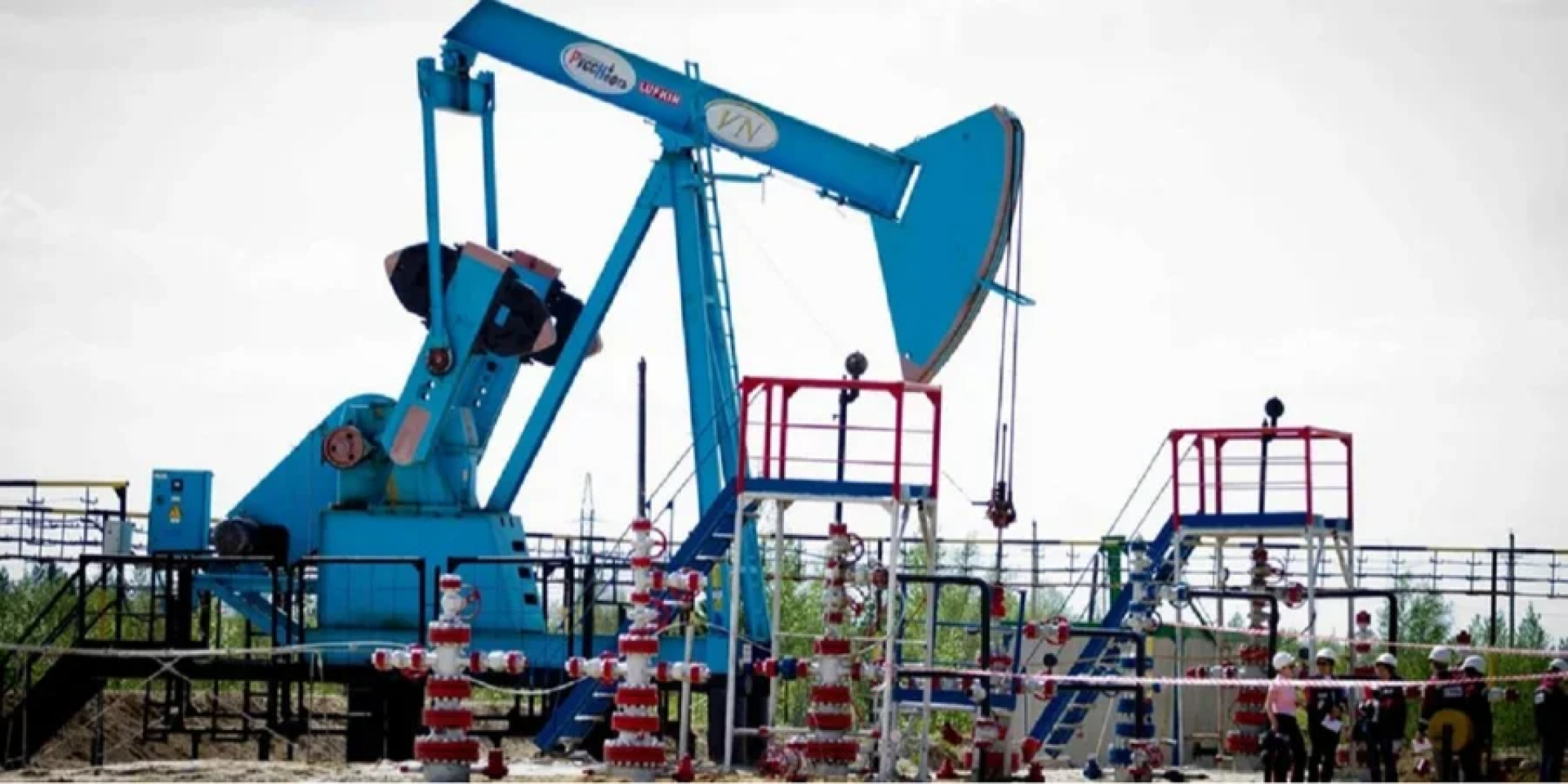 Russia's oil production falls for fourth straight year, hitting lowest level since 2009