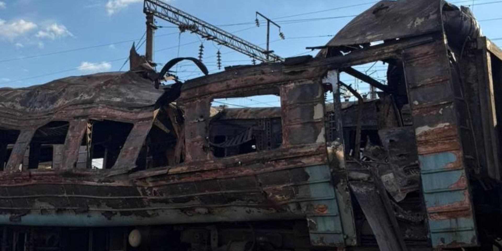 Russia targets Ukraine railways, kills two