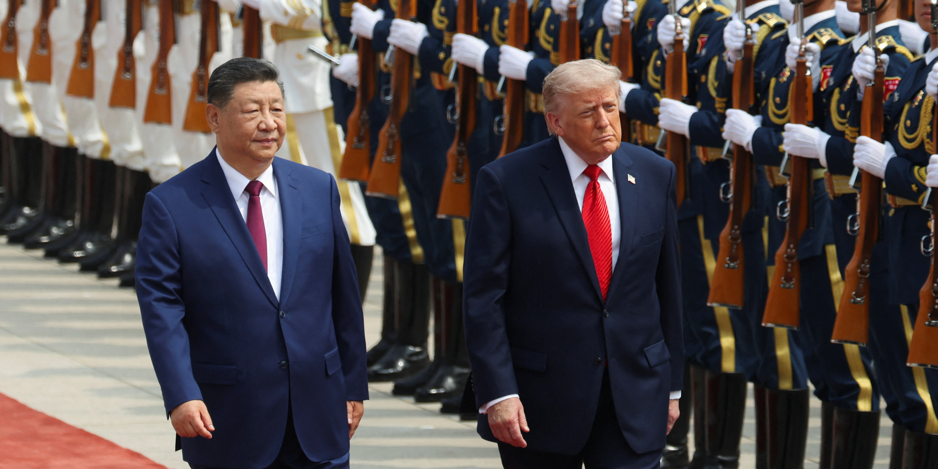 Трамп и Си Цзиньпин провели переговоры в Пекине, лидер Китая предупредил о риске конфликта с США — фото