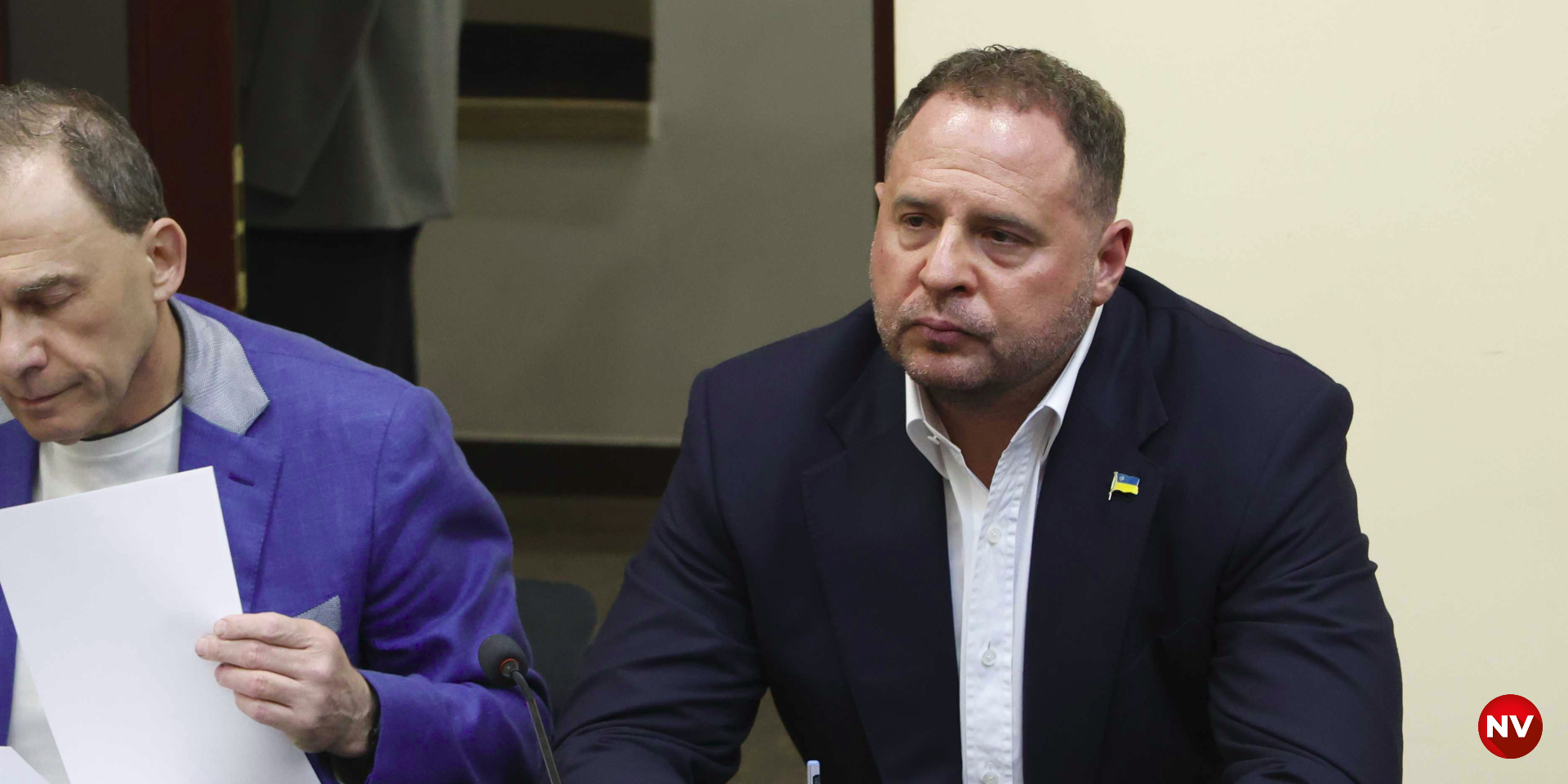 Серед тих, хто вносив заставу за Андрія Єрмака, був чоловік, який називав себе «майбутнім чоловіком» скандальної блогерки Анни Алхім (Фото: Сергій Окунєв/NV)