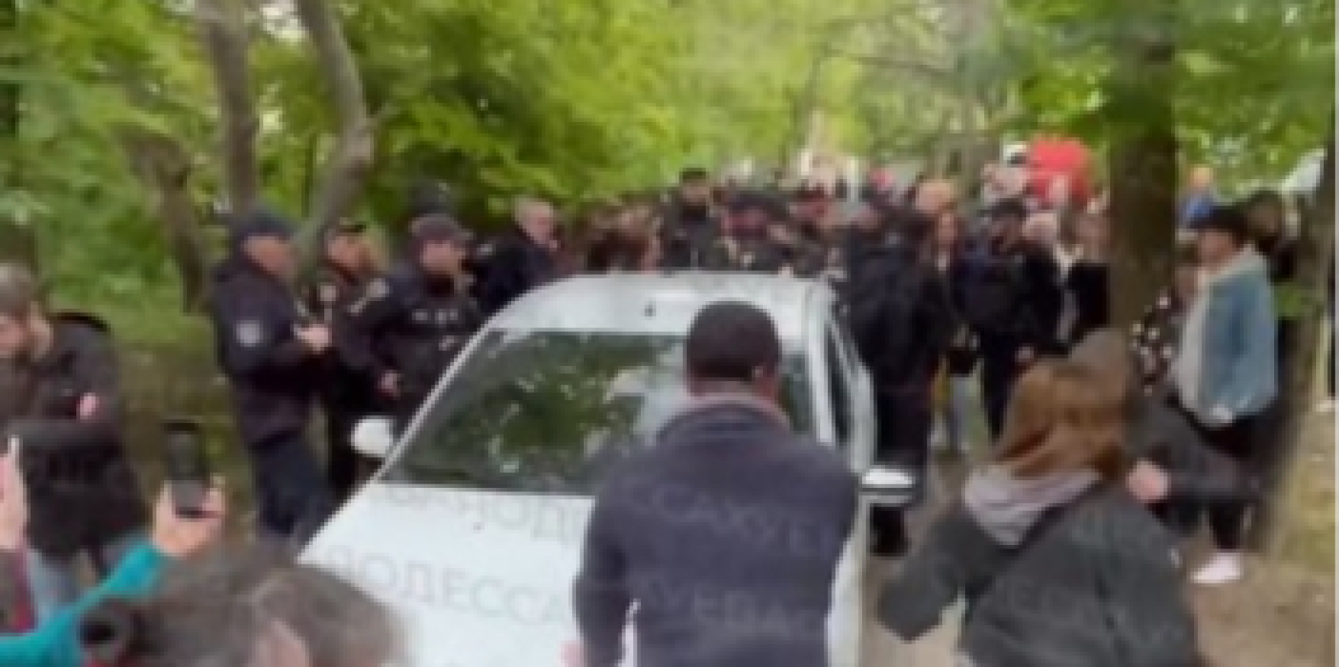 Полиция Одессы заявила, что толпа «агрессивных прохожих» пыталась отбить мужчину в СОЧ
