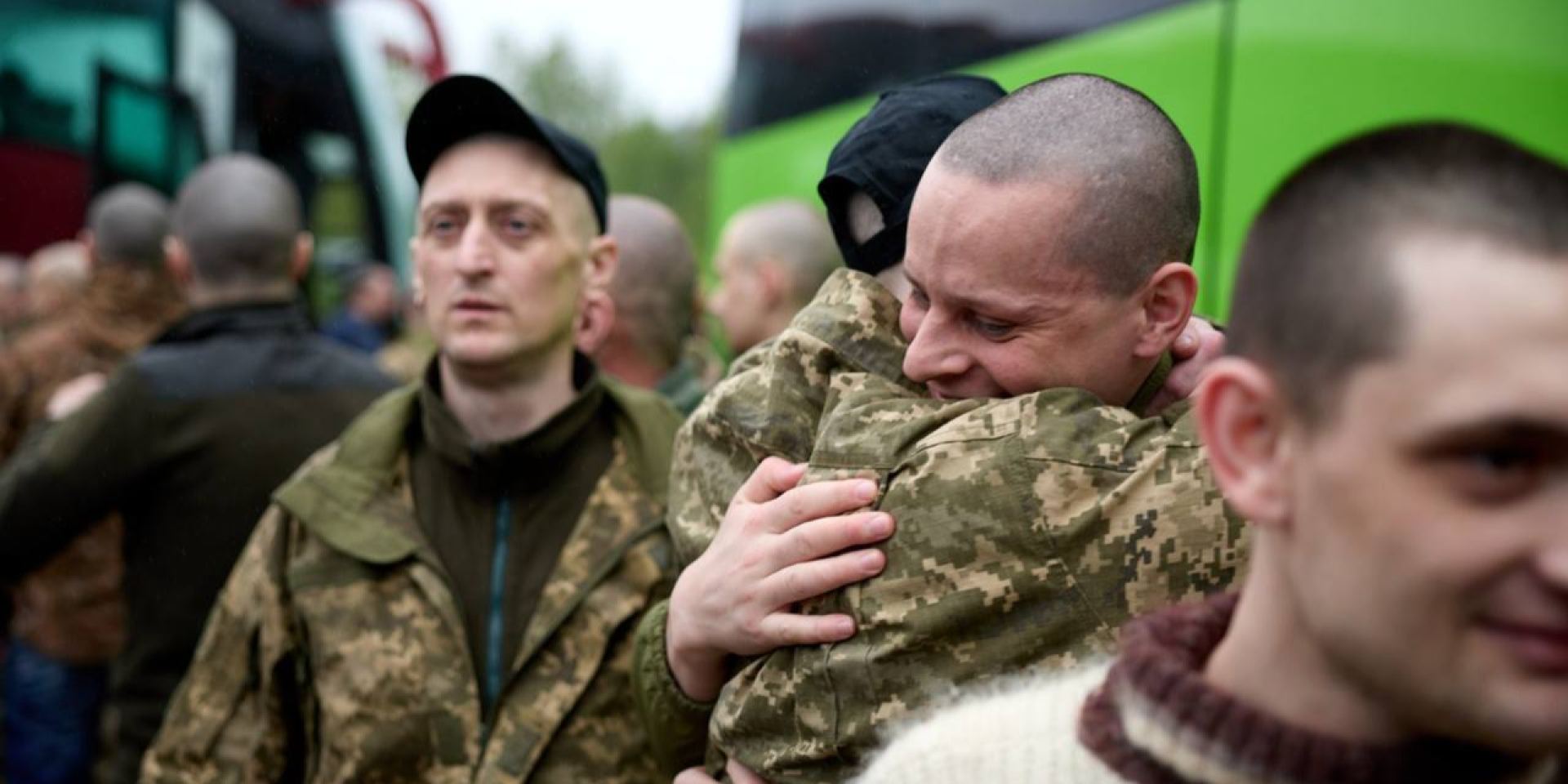 Первый этап обмена 1000 на 1000: Украина вернула из российского плена 205 военных