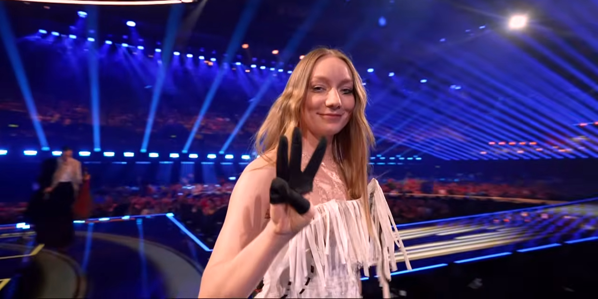 LELEKA показала тризуб В’ячеслава Чорновола (Фото: скріншот/Eurovision Song Contest/YouTube)